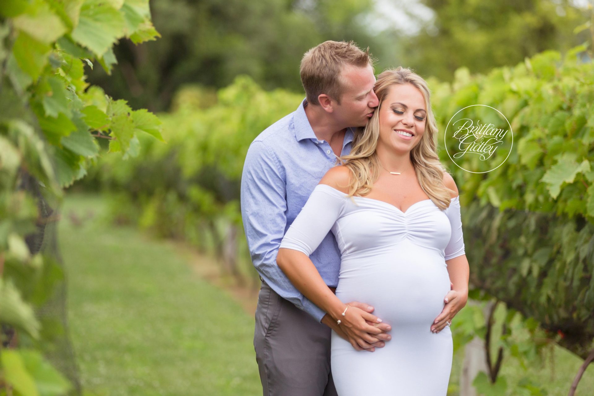 Gervasi Vineyard Photographer | Pregnancy Photo Shoot At Gervasi Vineyard in Canton Ohio | Canton Ohio Maternity Photography | Winery Maternity Photography | www.brittanygidleyphotography.com