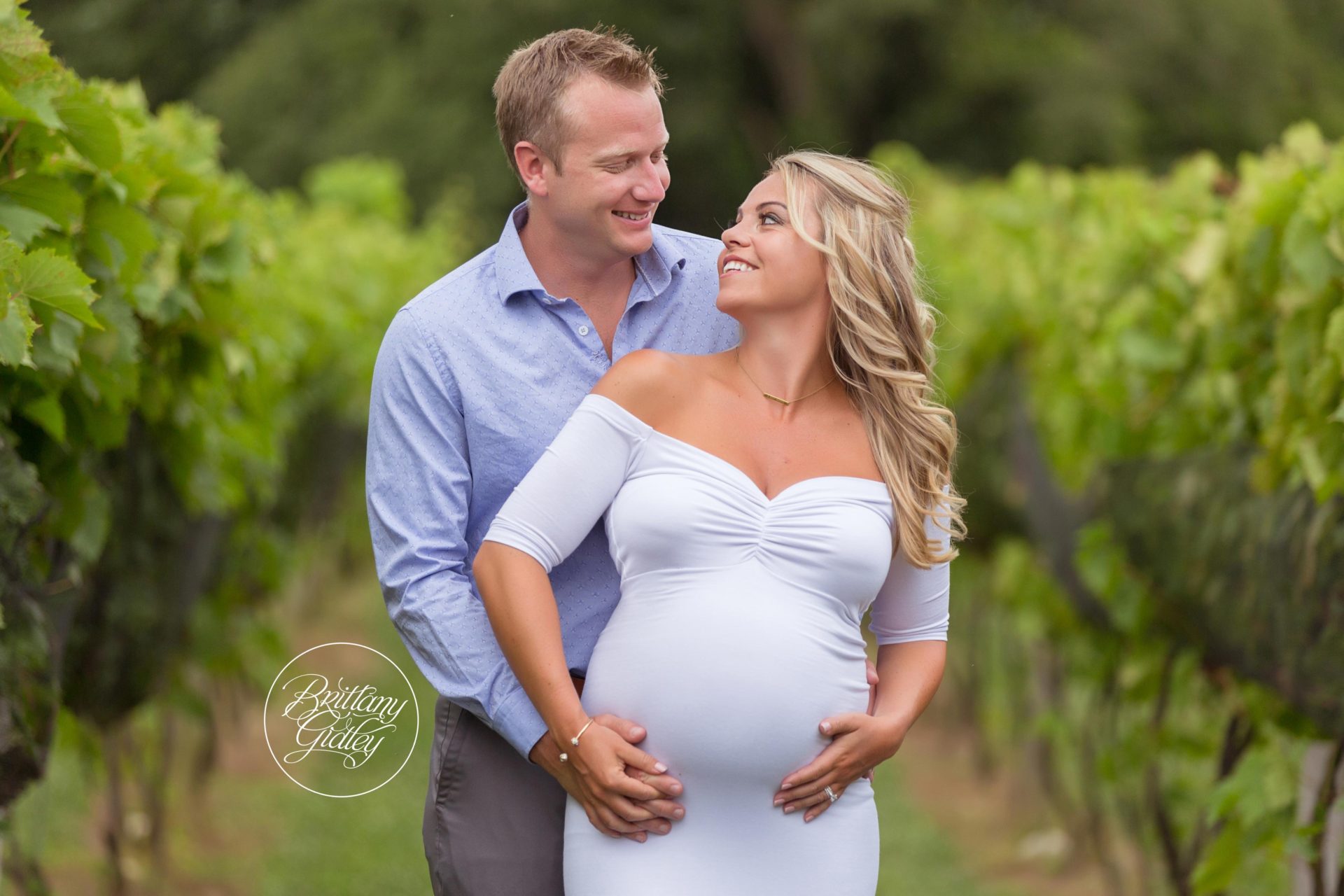 Gervasi Vineyard Photographer | Pregnancy Photo Shoot At Gervasi Vineyard in Canton Ohio | Canton Ohio Maternity Photography | Winery Maternity Photography | www.brittanygidleyphotography.com