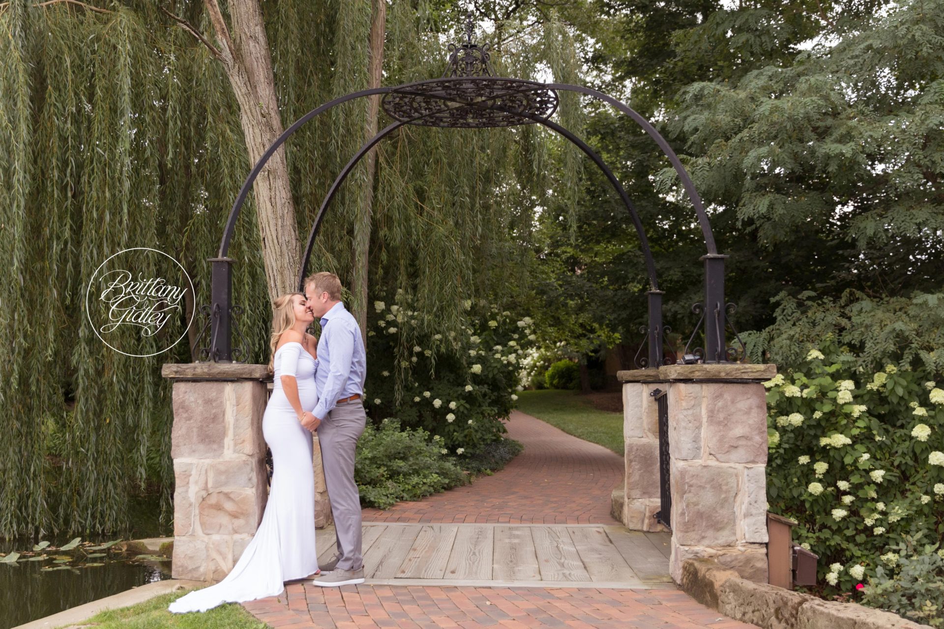 Gervasi Vineyard Photographer | Pregnancy Photo Shoot At Gervasi Vineyard in Canton Ohio | Canton Ohio Maternity Photography | Winery Maternity Photography | www.brittanygidleyphotography.com