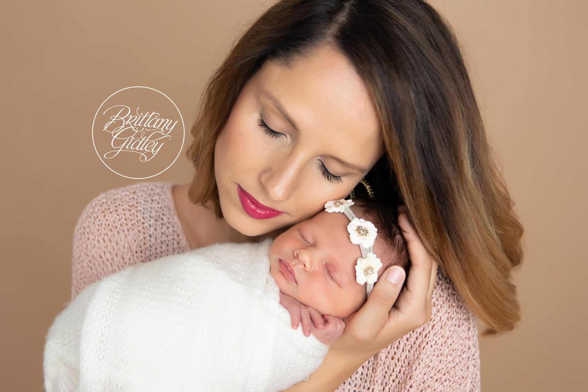 Newborn Baby Photo Shoot | Cleveland Photo Studio For Newborn Babies