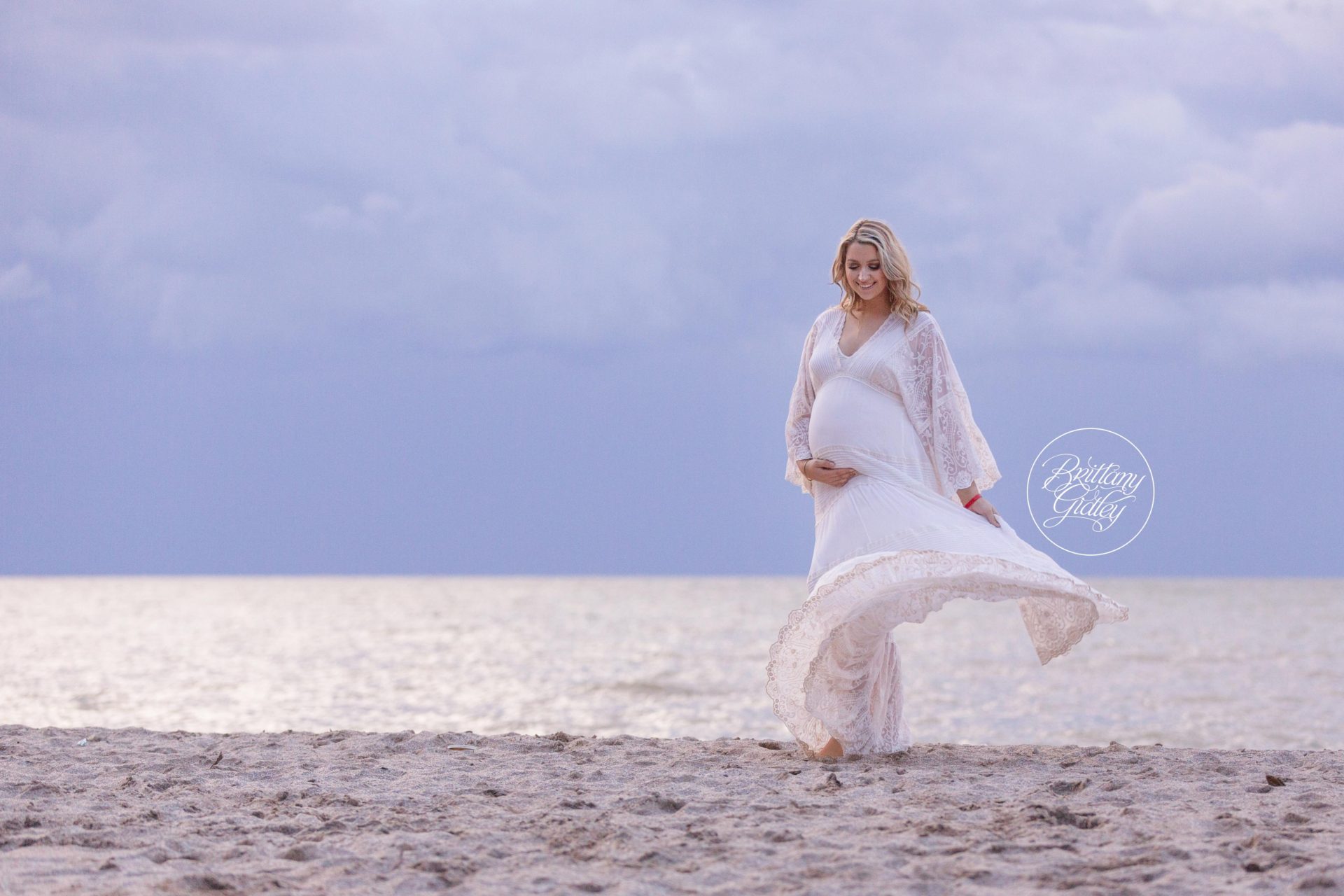 Pregnancy Photo Shoot at Edgewater Beach in Cleveland Ohio by Brittany Gidley Photography