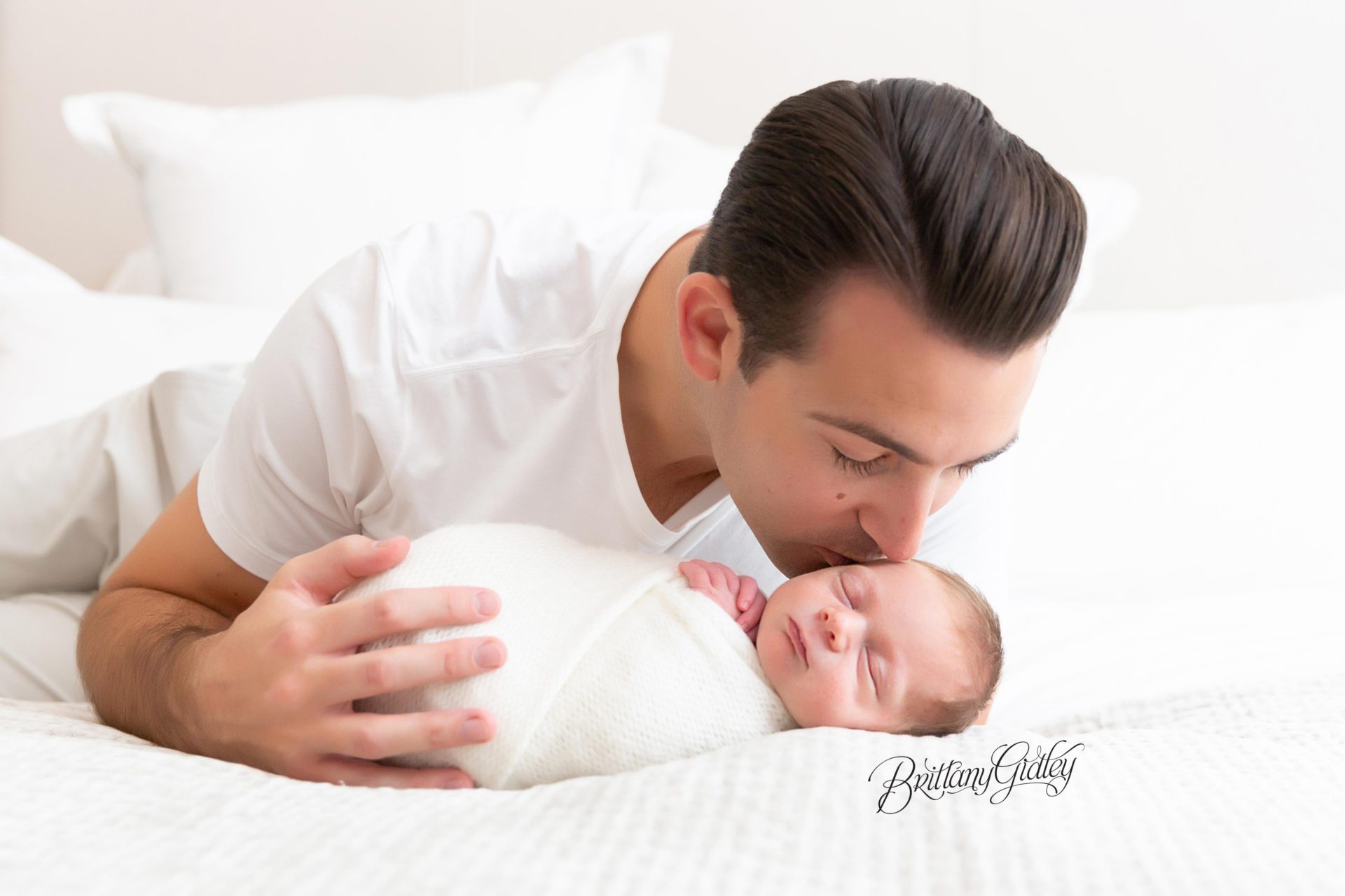 Lifestyle Newborn Photographer | Cleveland Ohio