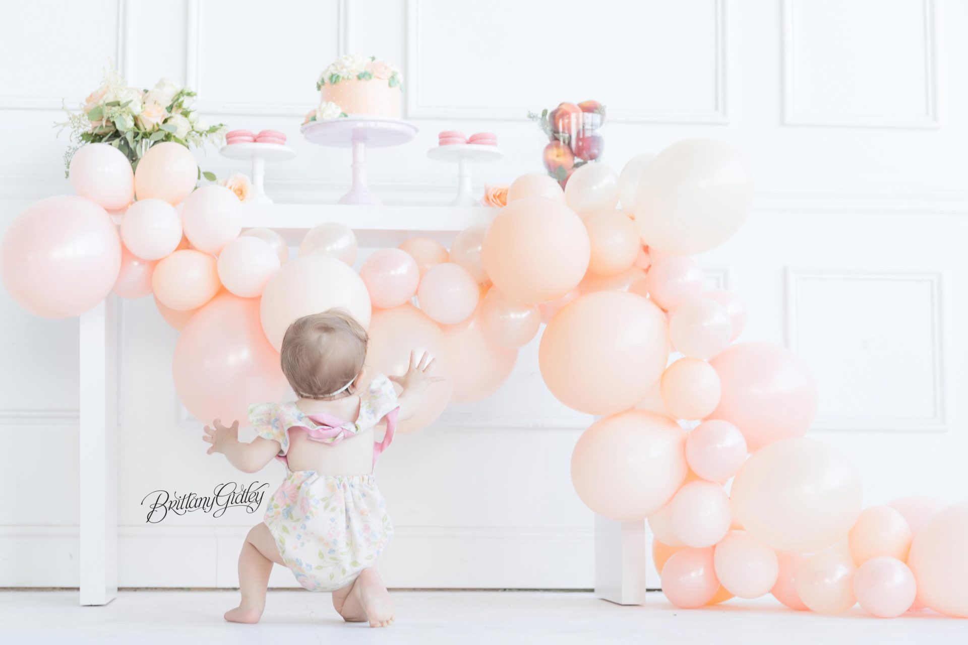 Peaches & Cream Dream Session | Peach Themed Party | Peach Themed Cake Smash Photo Shoot