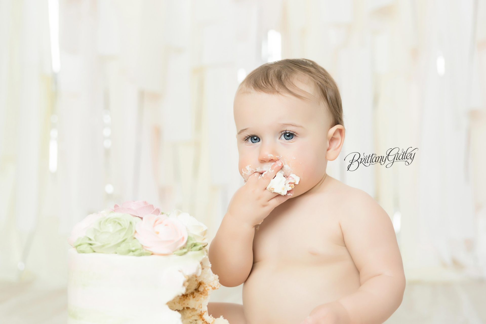 Baby Photo Studio | Cake Smash Photography | Fringe Backdrop by One Stylish Party | Cake by White Flower Cake Shoppe