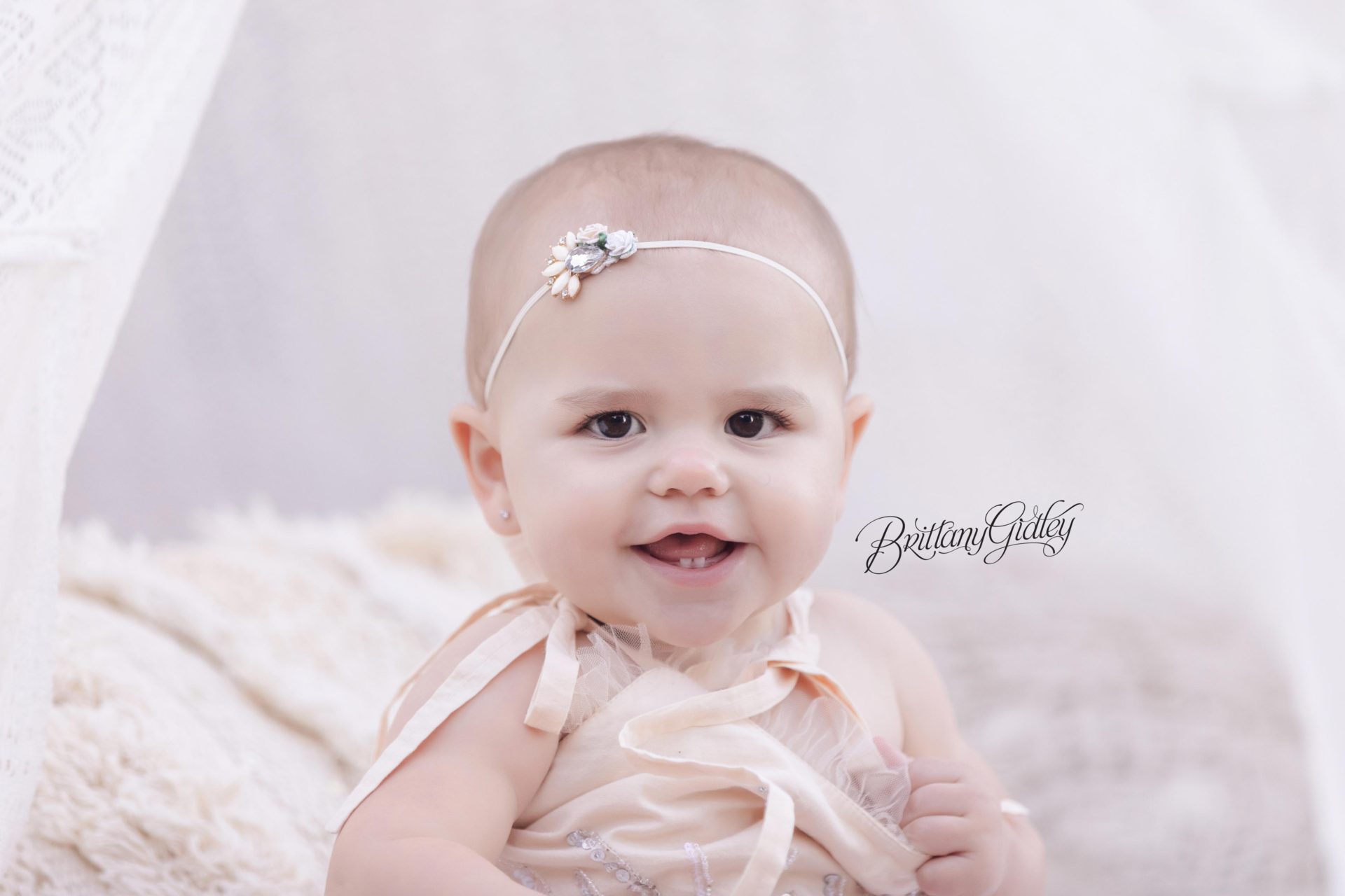 Baby Photo Shoot | Alpaca Love Dream Session | Baby Photo Shoot with an Alpaca | Los Angeles California Baby Photographer