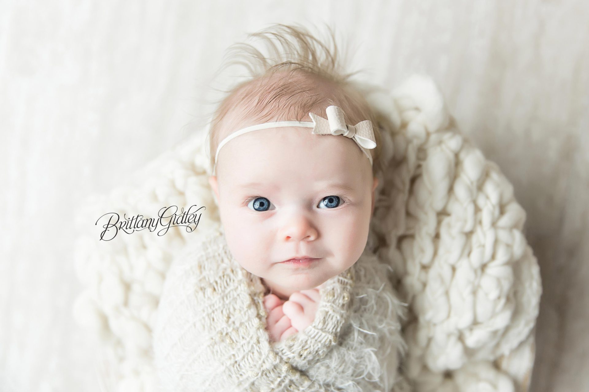 Cleveland Ohio Baby Photographer | 6 Week Old Baby Girl Photography Studio