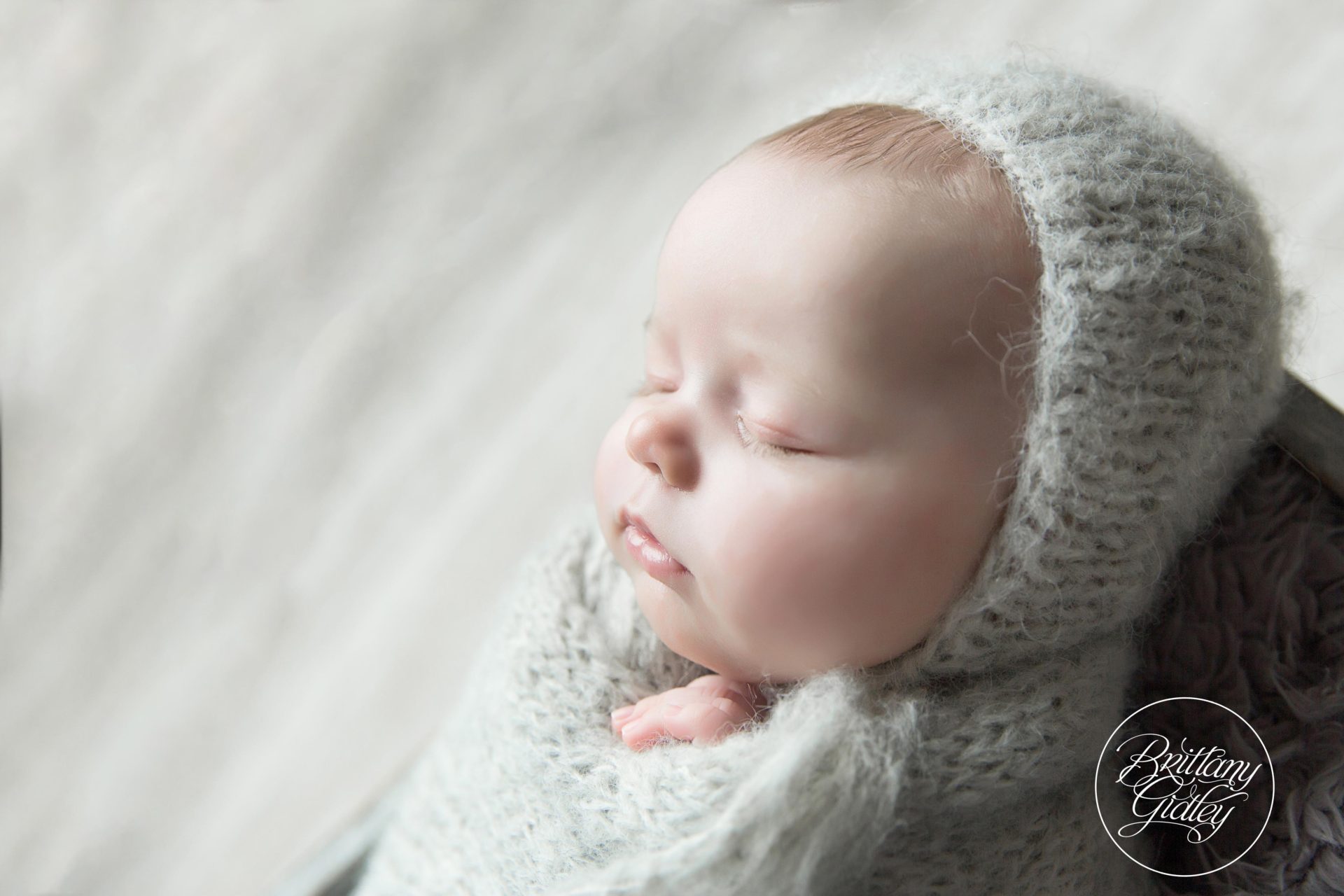 Cleveland Ohio Baby Photographer | 6 Week Old Baby Girl Photography Studio