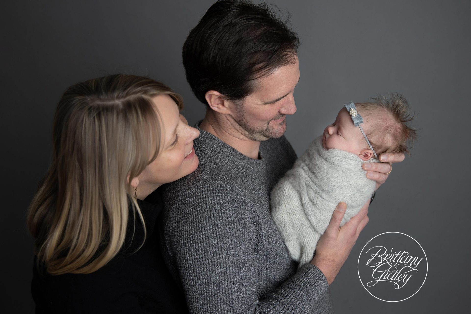 Baby Photography in Cleveland Ohio | Introducing Georgia 6 Weeks