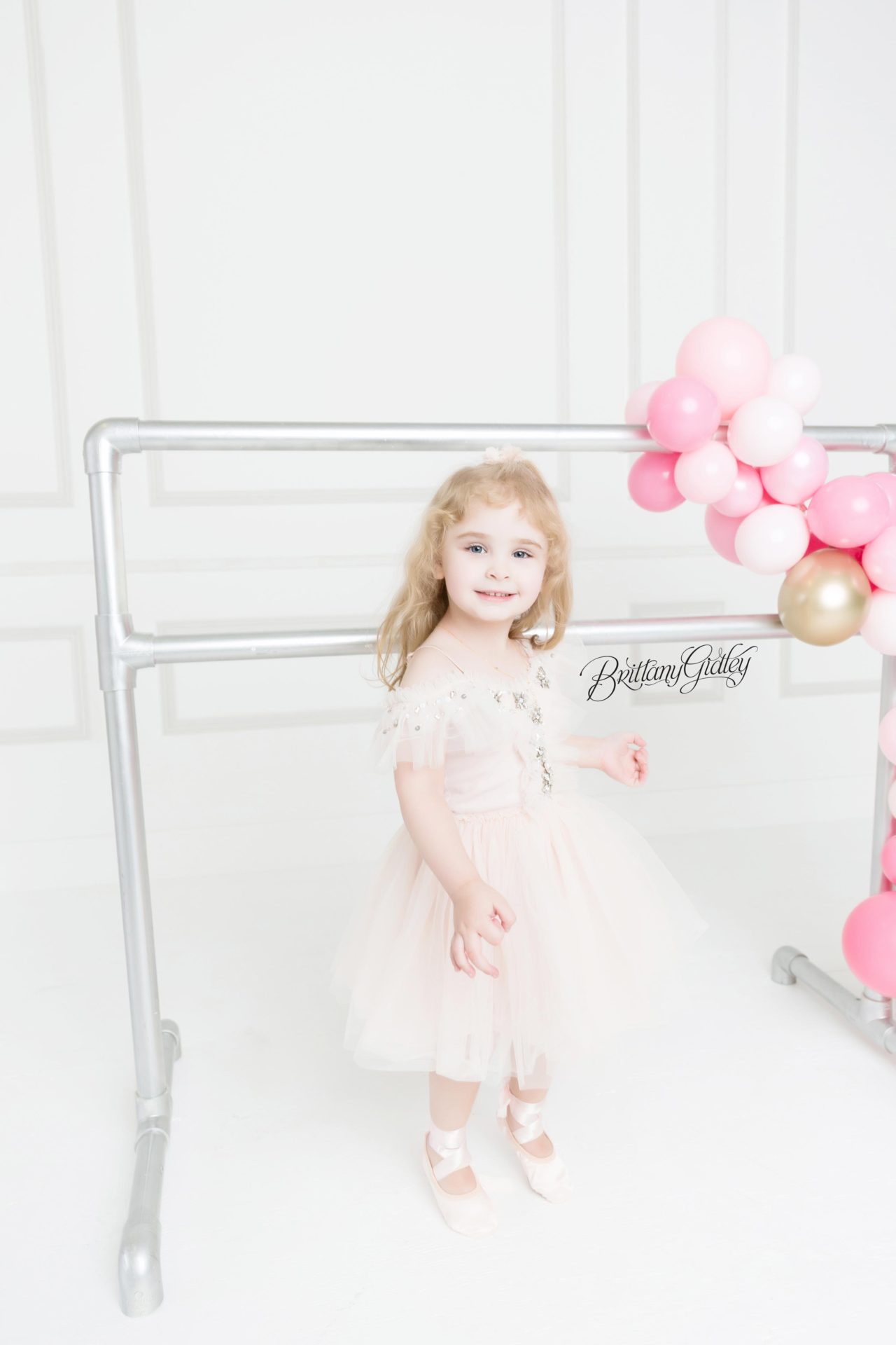 Family and Child Photography in Cleveland Ohio | Bubbly Ballerinas Dream Session