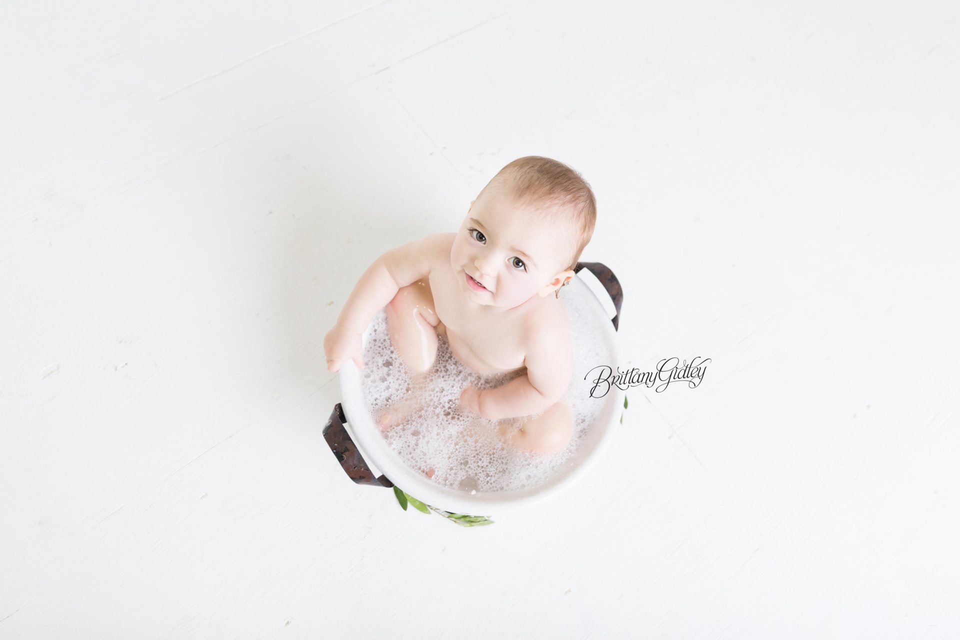 Bubbles and Balloons Dream Session | Baby Bubble Bath Photo Shoot