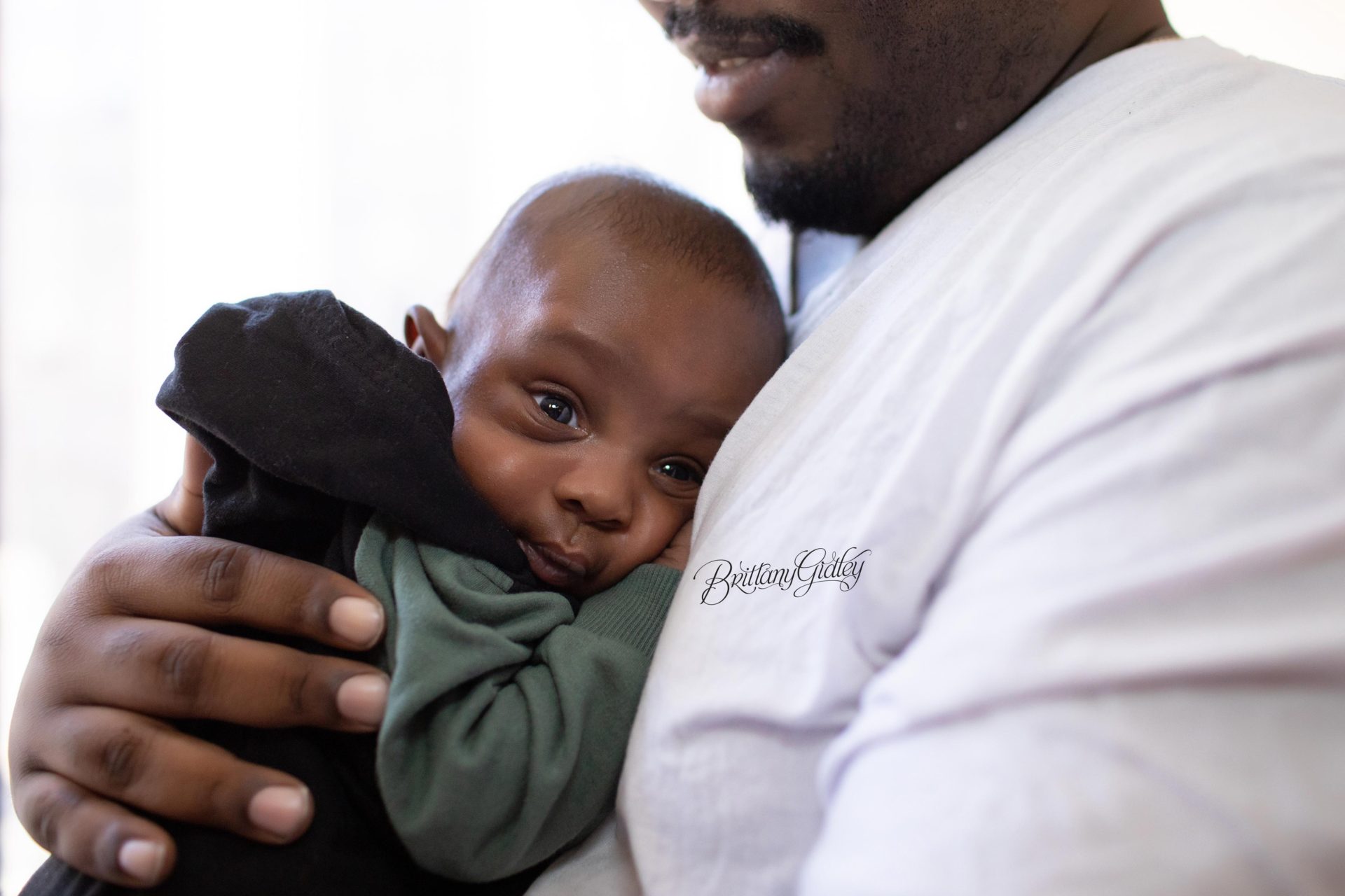 Brittany Gidley Photography volunteers at Rainbow Babies and Children's Hospital | NICU Photography | NICU Photo Shoot