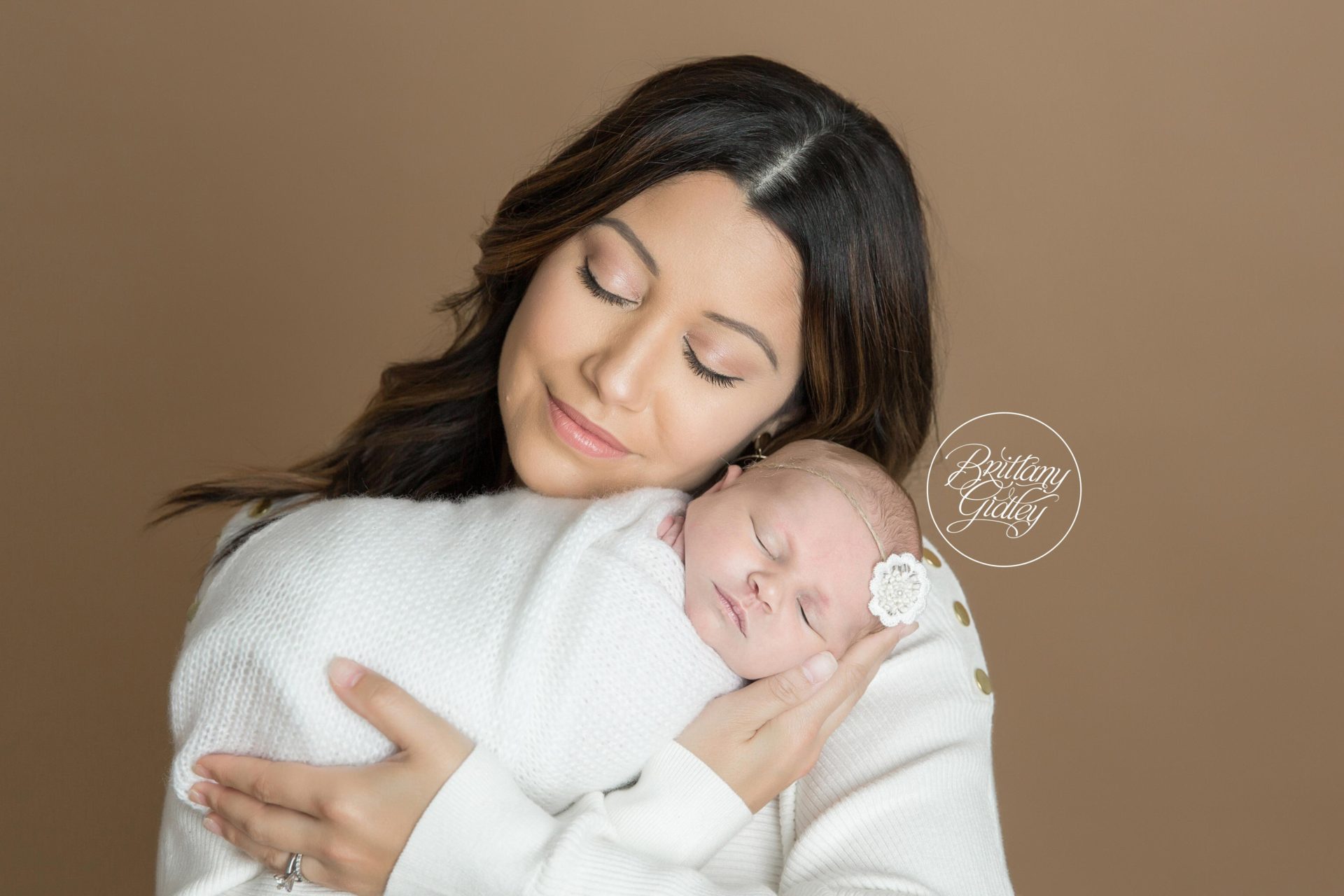 Baby Pictures in Cleveland Ohio | Traveling Baby Photographer