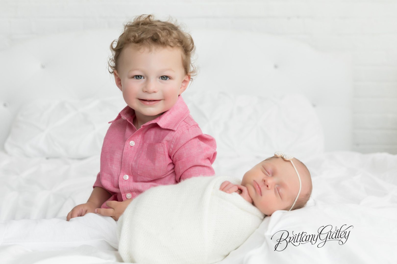 Family Newborn Photography | Baby Photos with Entire Family