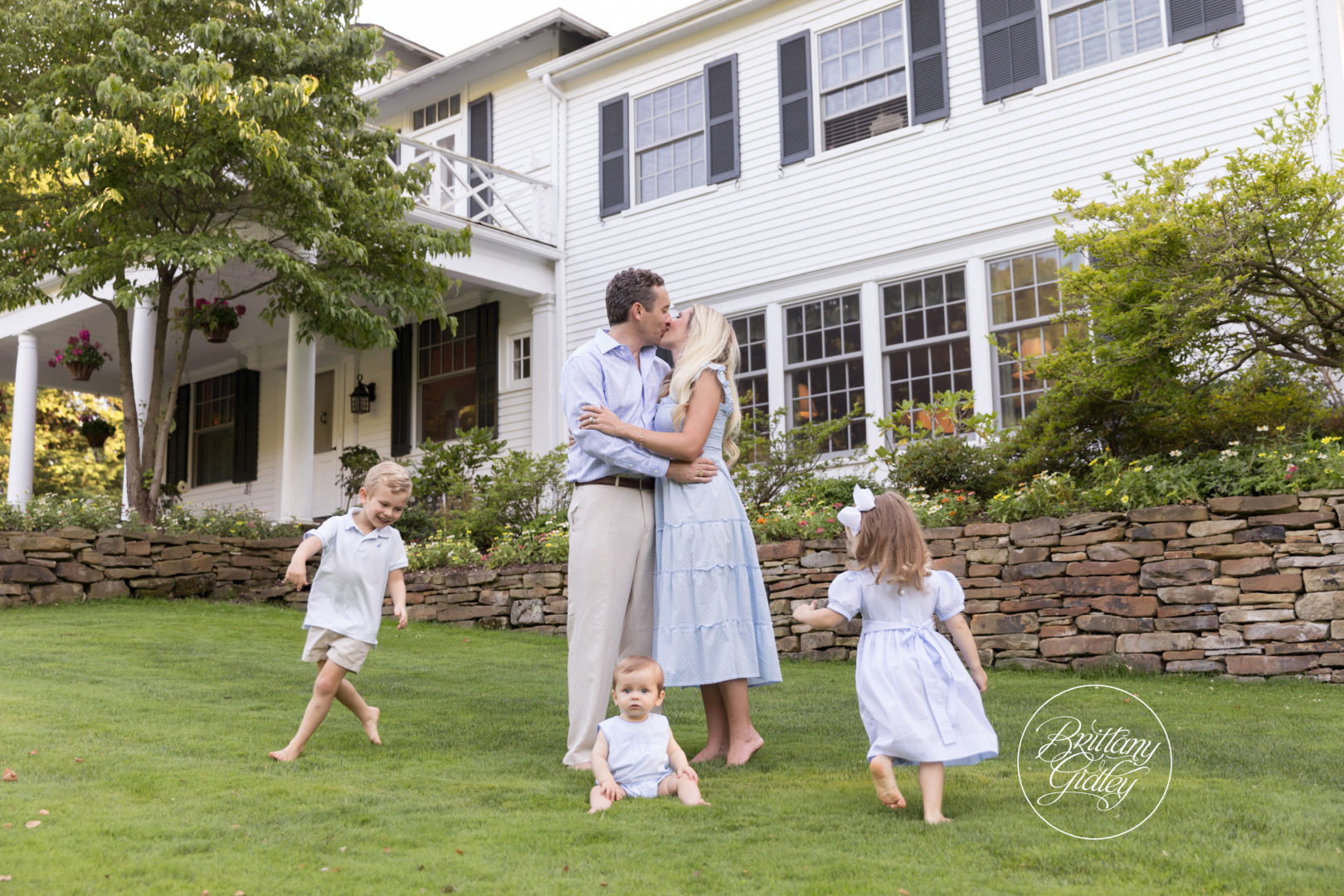 Gates Mills Family Photographer | The Grabner Family | Preston 9 Months