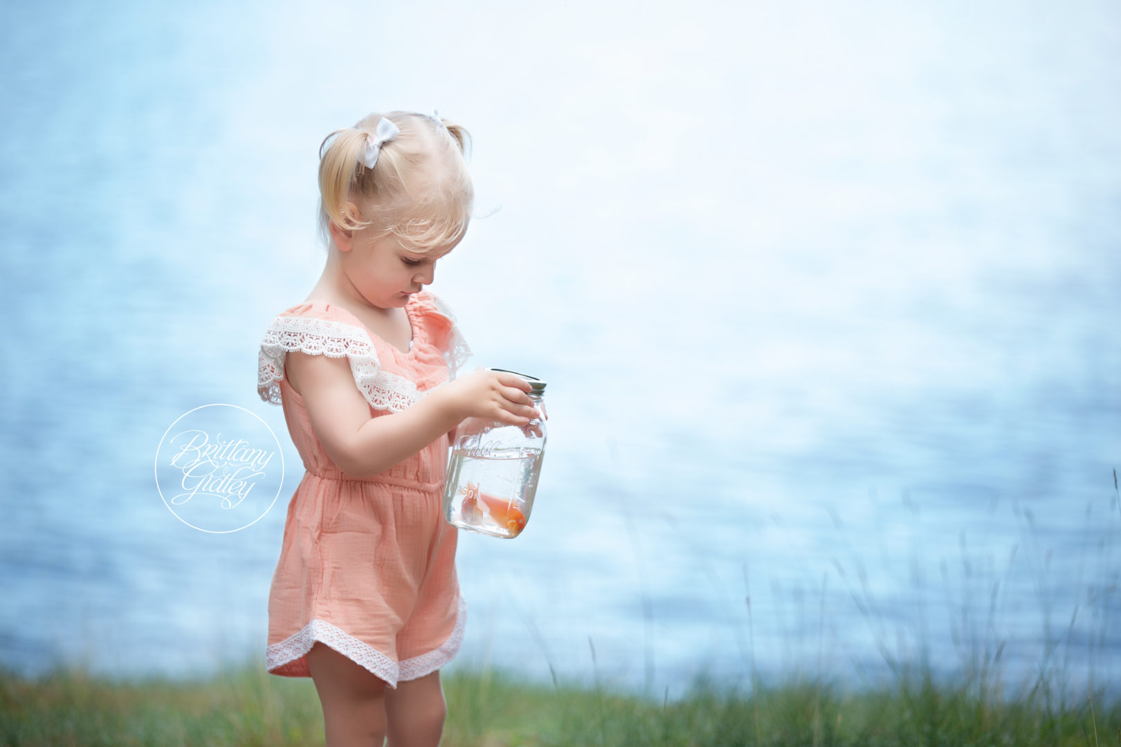 Fishing Kids Photo Shoot | Eagle River Wisconsin Family Photographer | The Zeitler Family