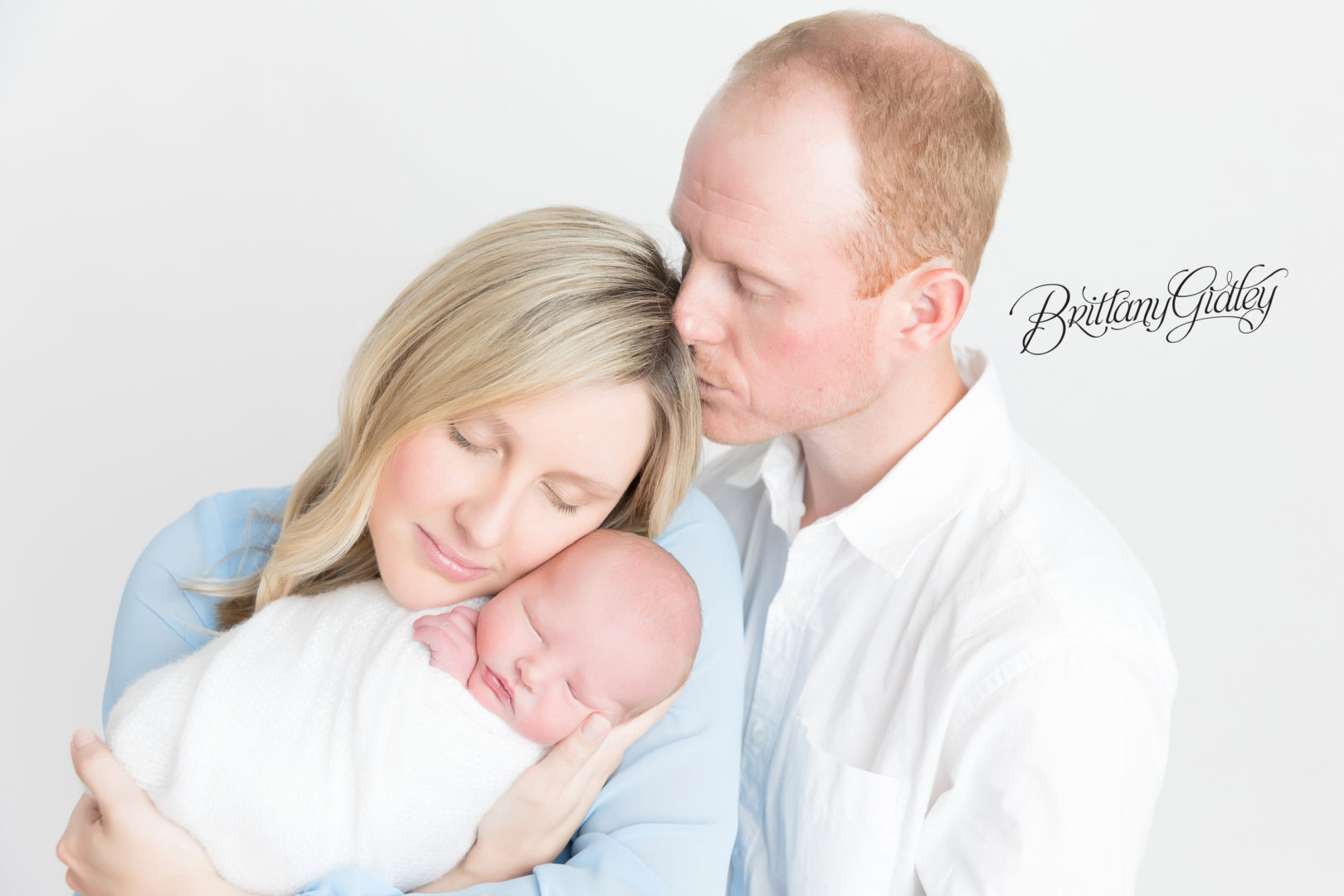 Professional Newborn Photos | Cleveland Ohio Newborn Pictures | Introducing Zachary