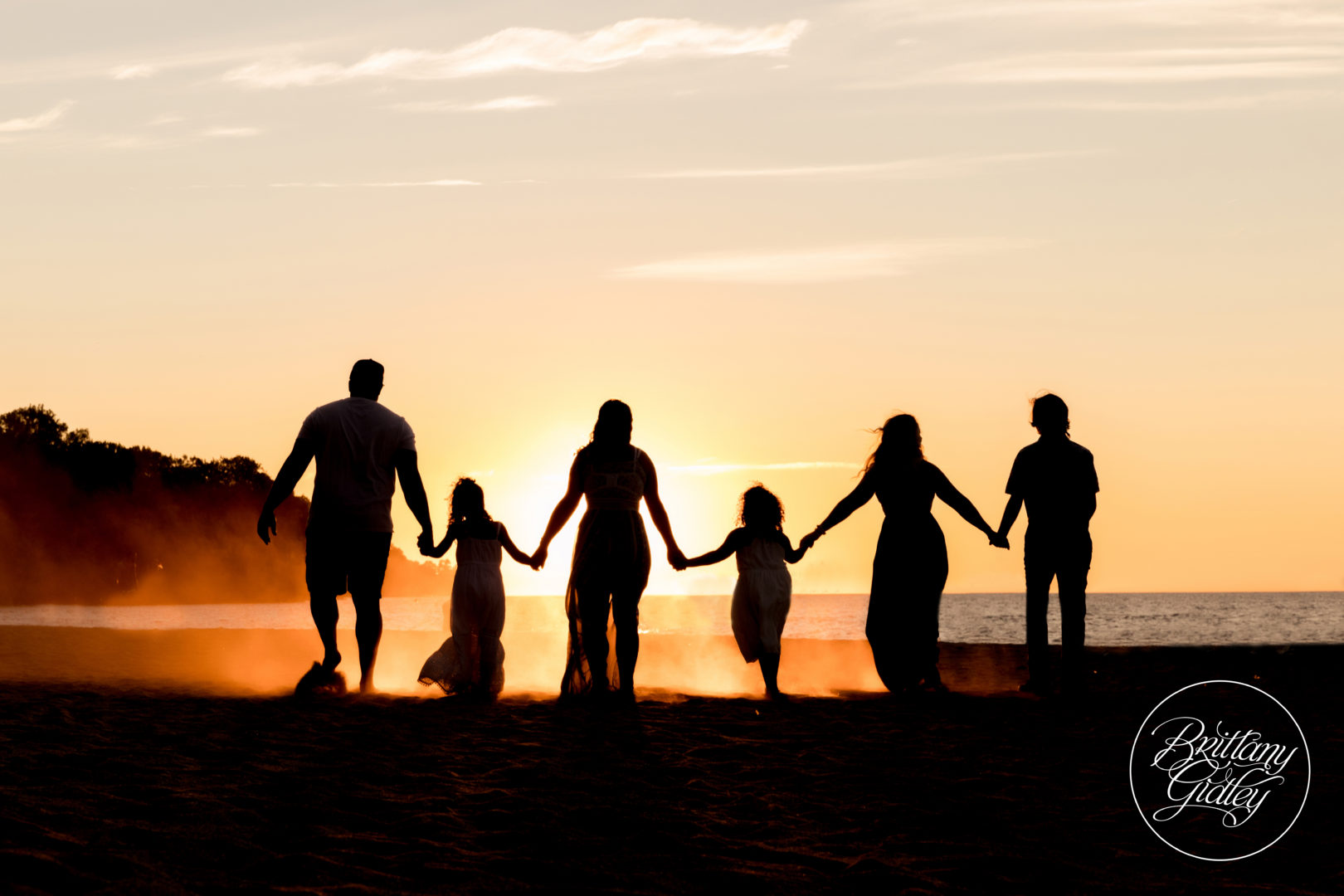 Cleveland Family Photographer Edgewater Beach | The Ruffin Family