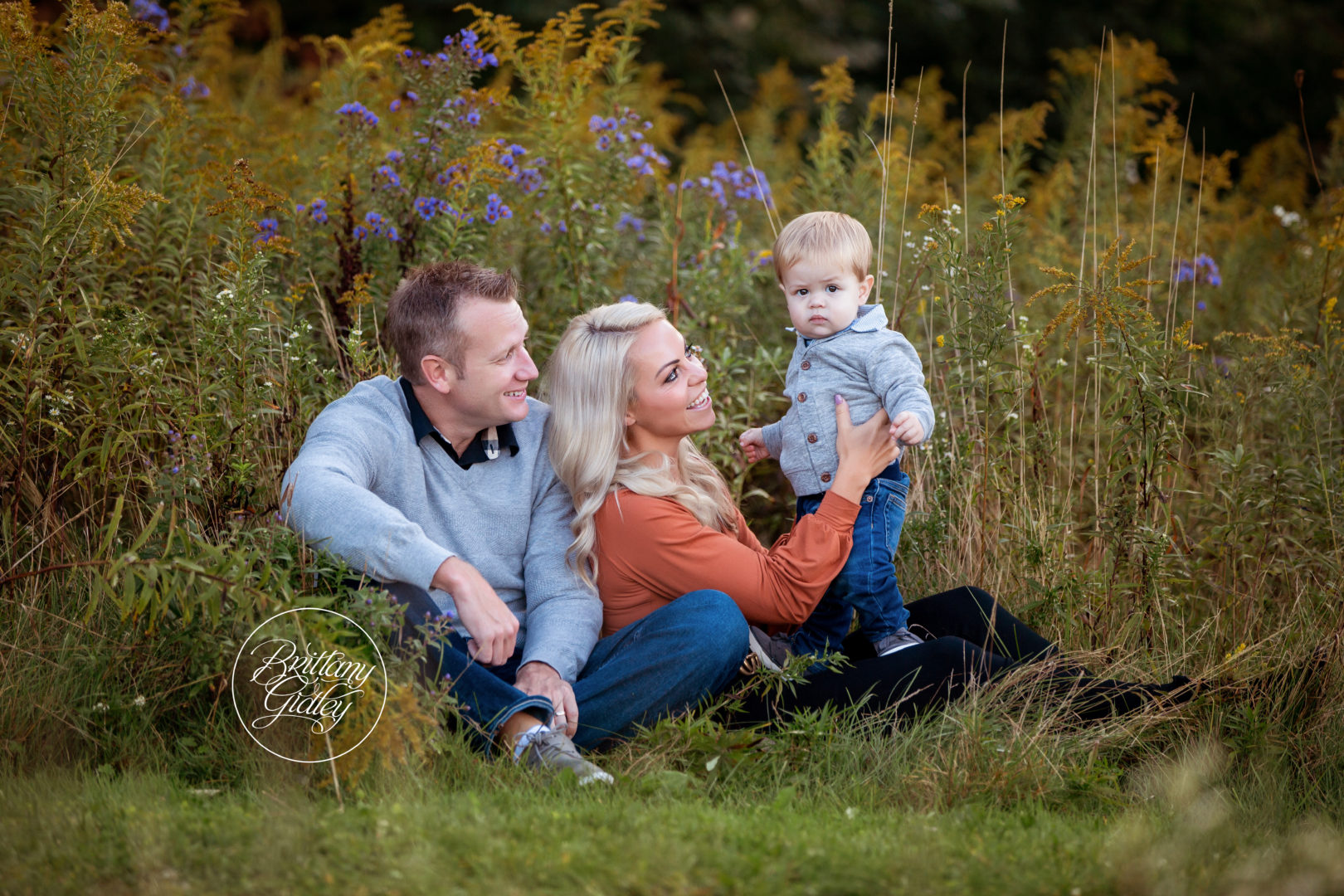 Fall Baby Photo Shoot With Family