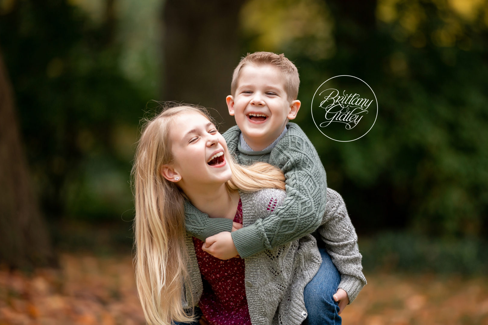 Avon Ohio Family Photographer | The Luchesi Family | Cultural Garden