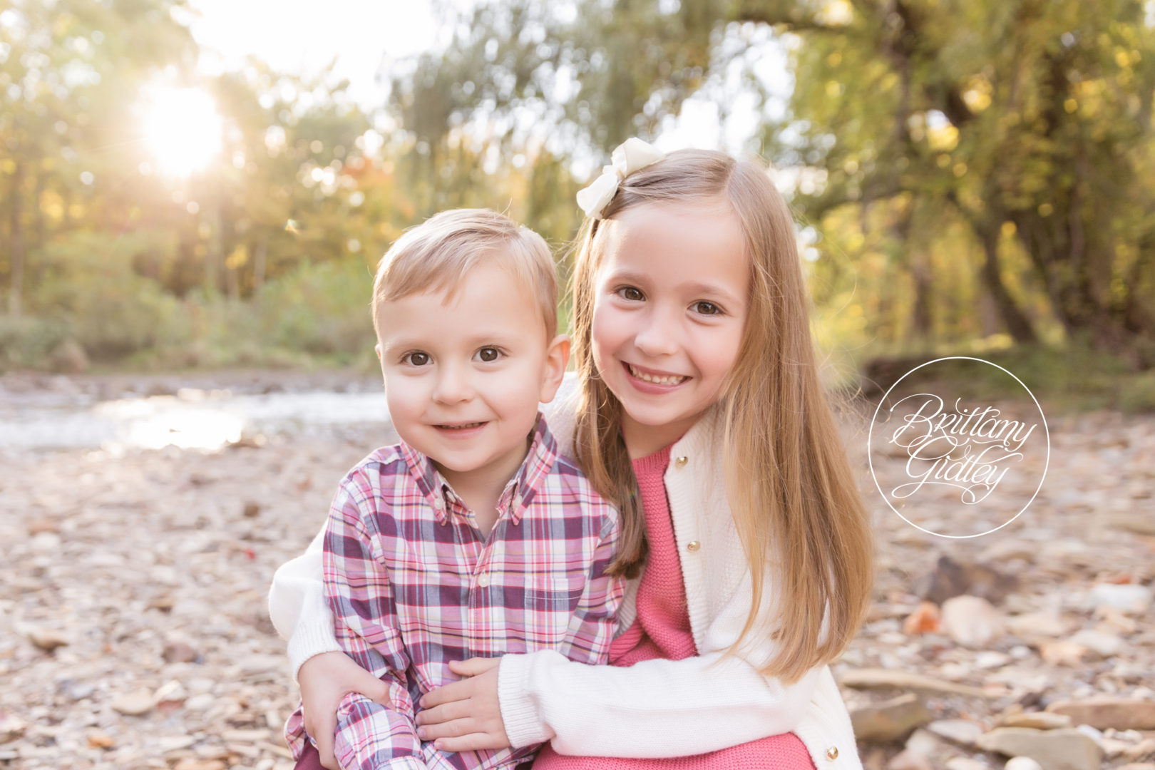 Brecksville Reservation Creek Photo Shoot | The Kruth Family