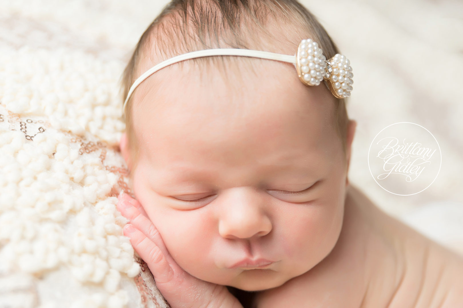 Cleveland Newborn Baby Photographer | Introducing Addison