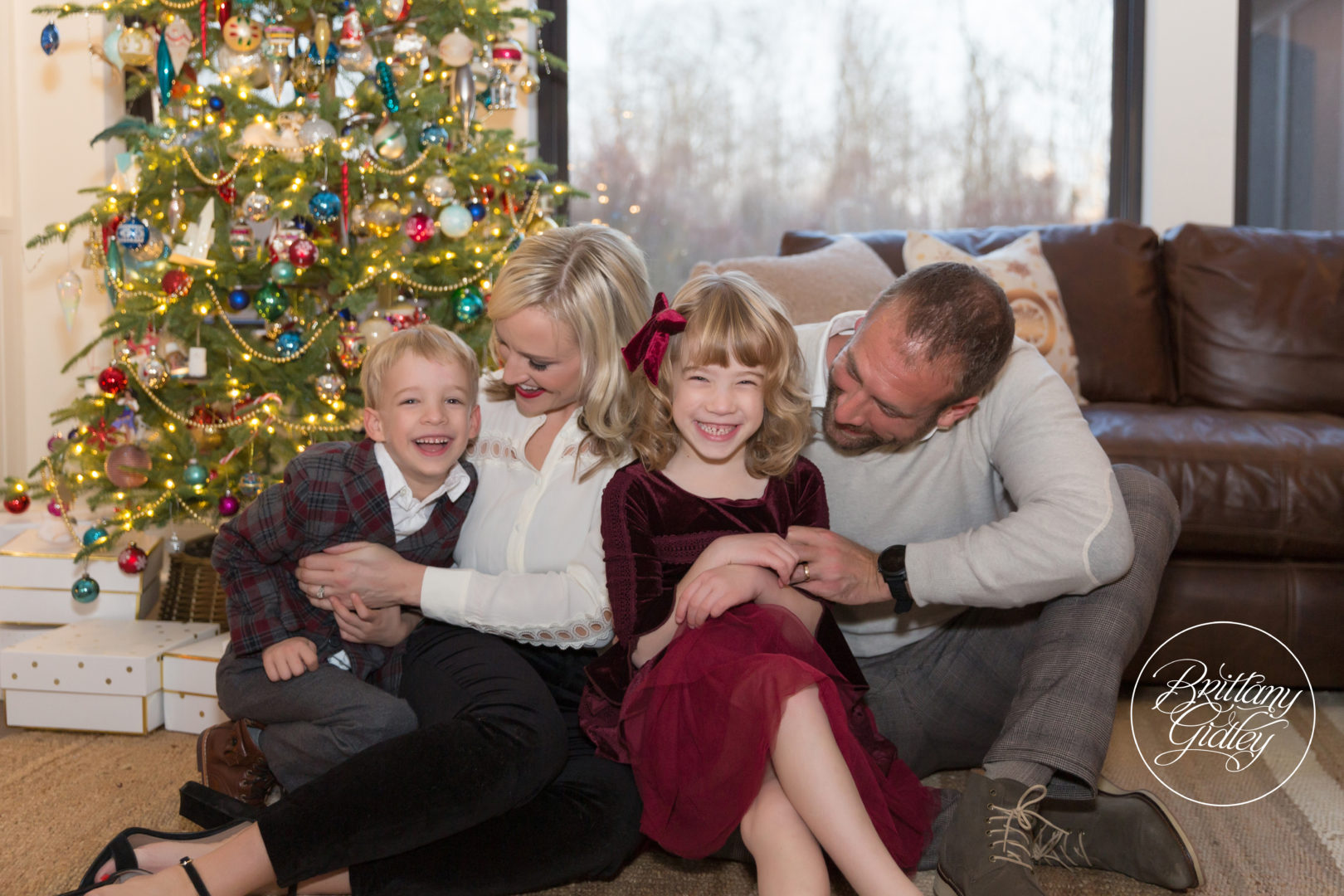 in home Christmas family photo shoot