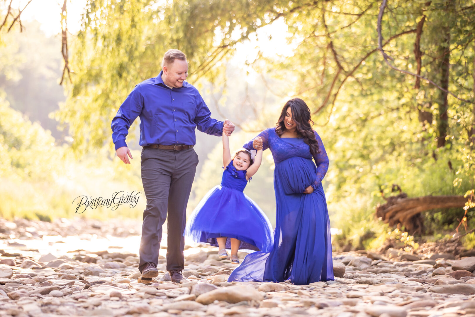 Maternity Photo Shoot | Brecksville Family Photography