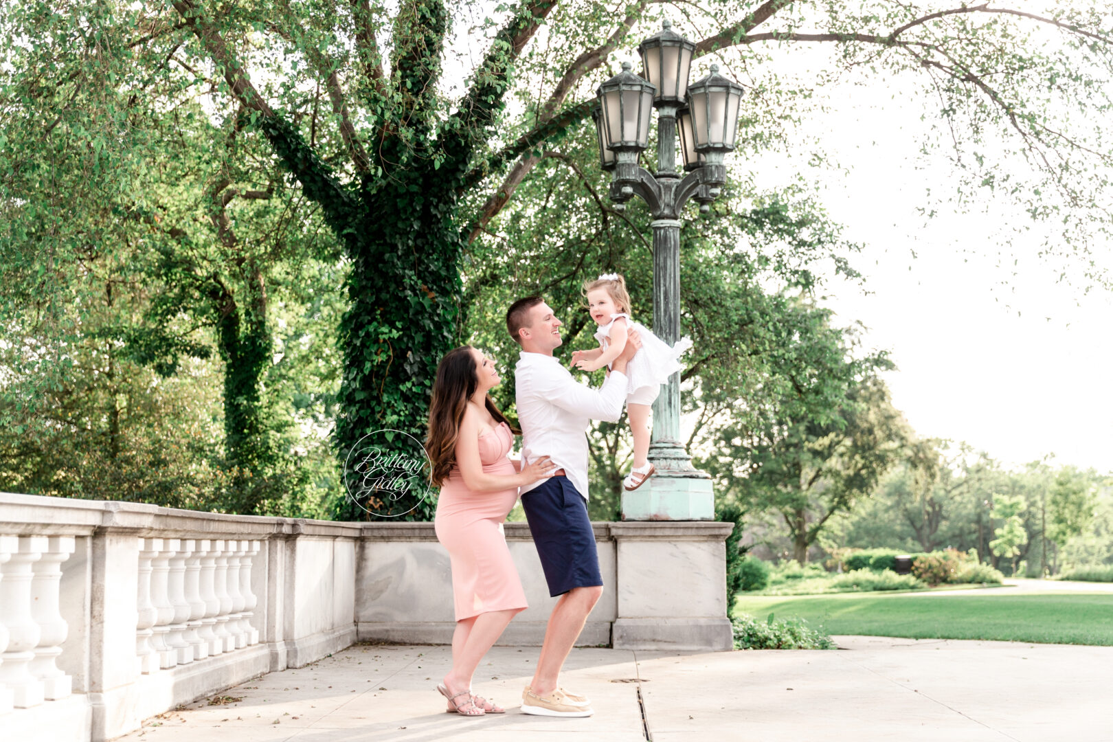 Pregnancy Family Photography Wade Oval