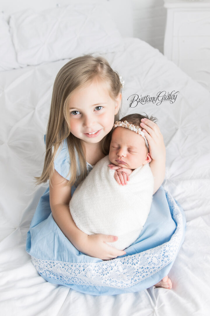 Baby and Sibling Photography | Rocky River Ohio Newborn Photographer