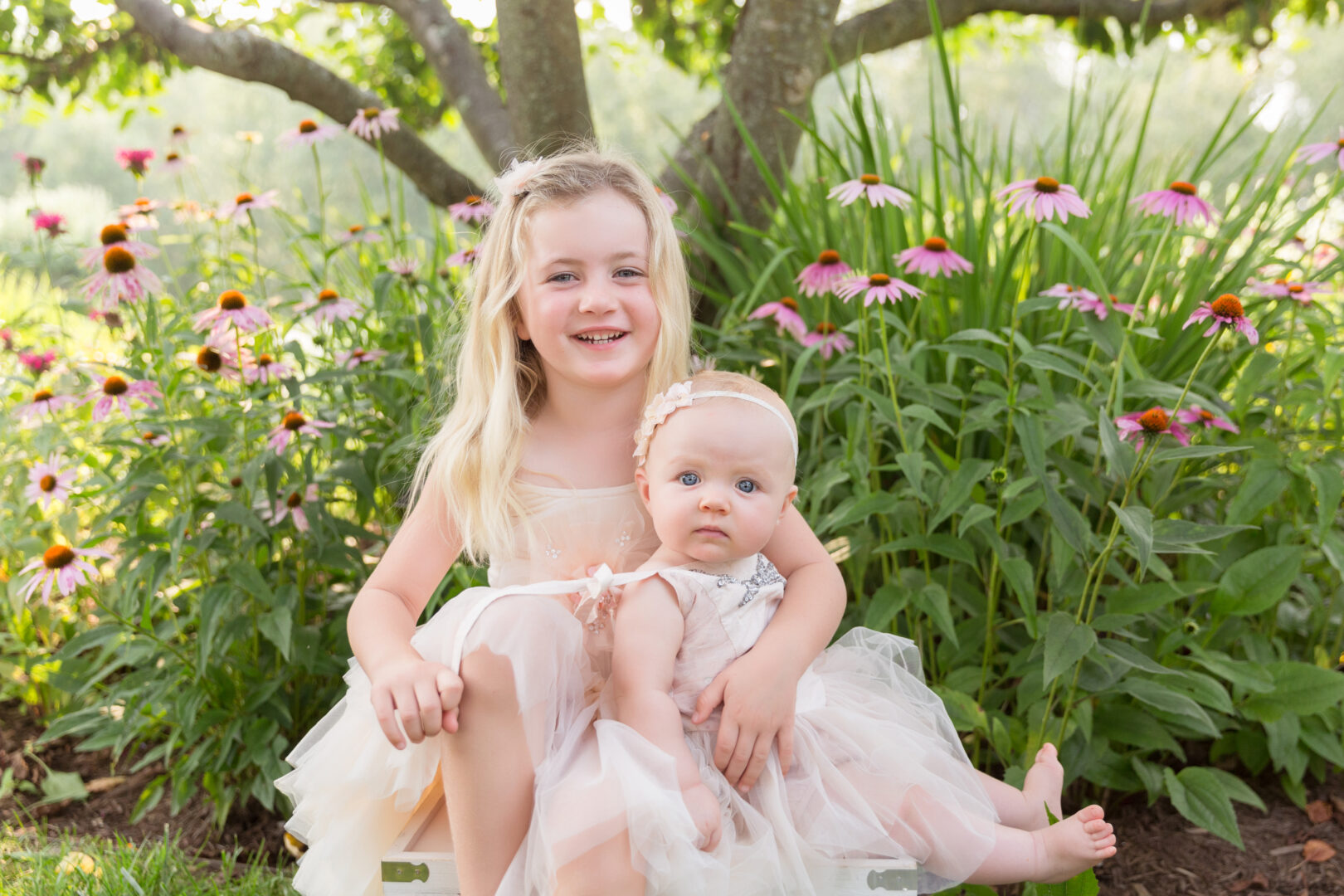 Bubbles & Blooms Dream Session | Stan Hywet Hall Photographer