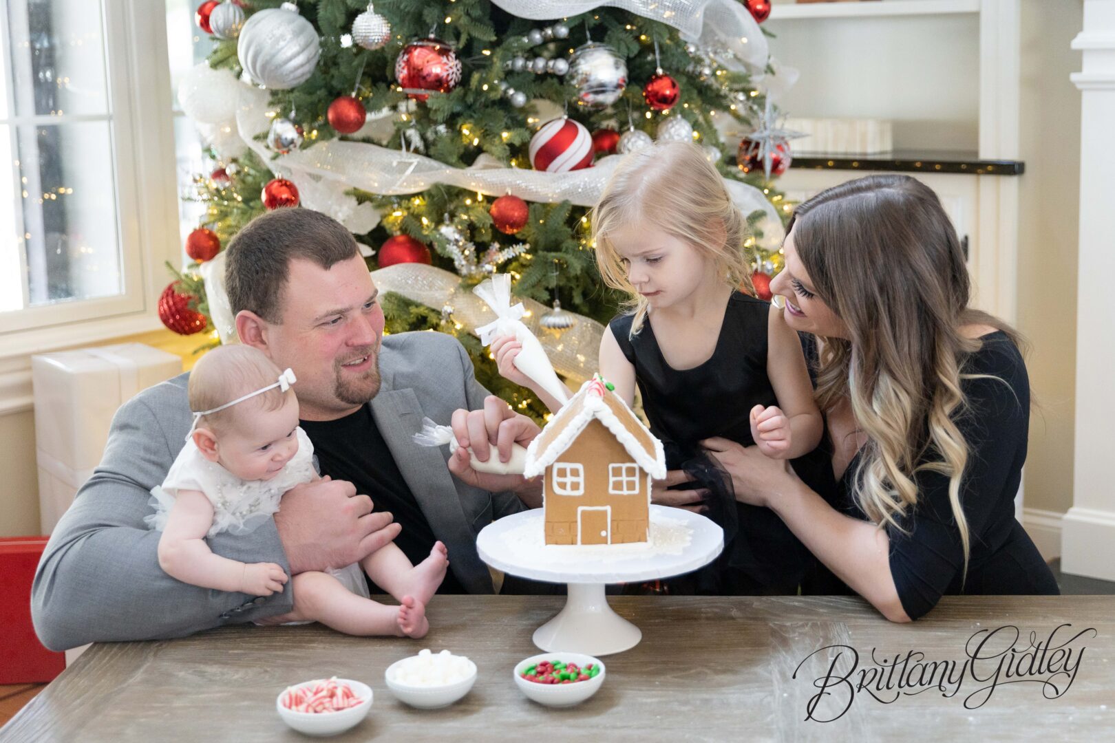 Family Photos Christmas Decorating | Family Christmas Photographer