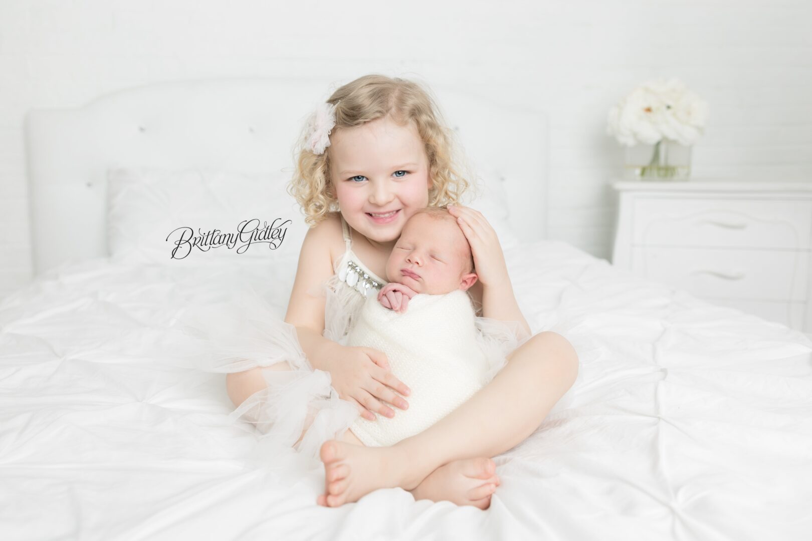 Sibling and Newborn Photography
