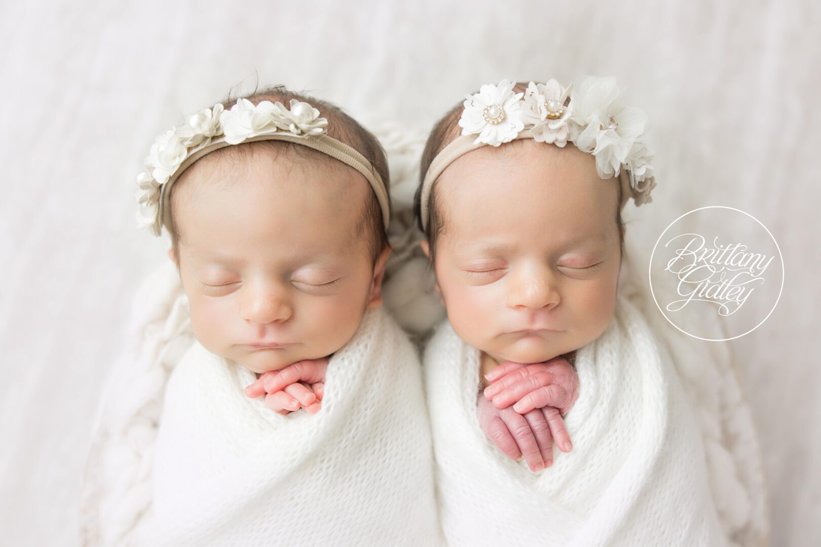 Twin Newborn Photography | Brecksville Newborn Twin Photography