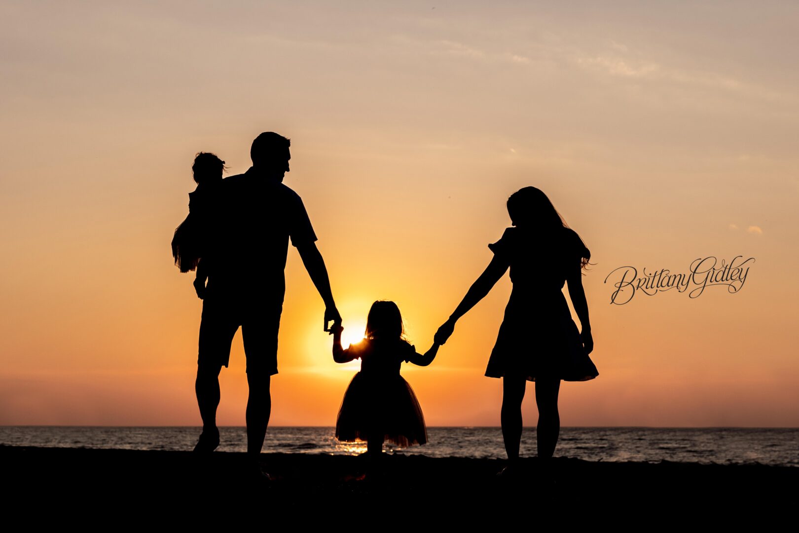 Family Photo Shoot Lake Erie | Cleveland Edgewater Photographer