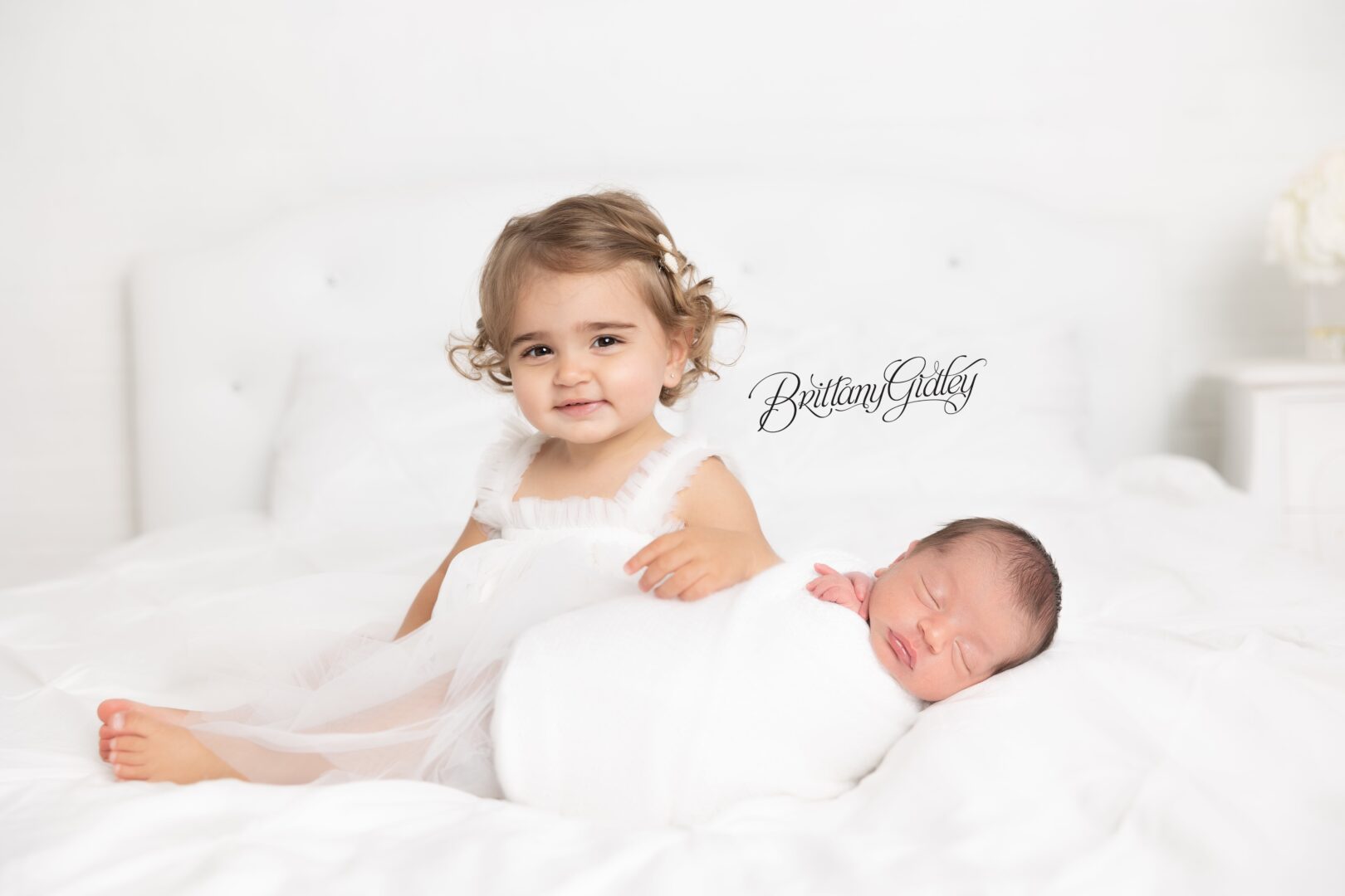Sibling Newborn Photography | Columbia Station Newborn Photography