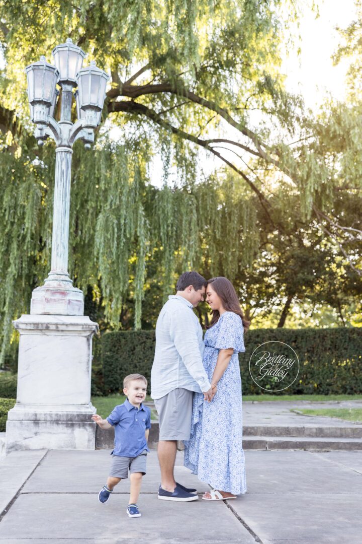 Cleveland Museum of Art Family and Pregnancy Photo Shoot