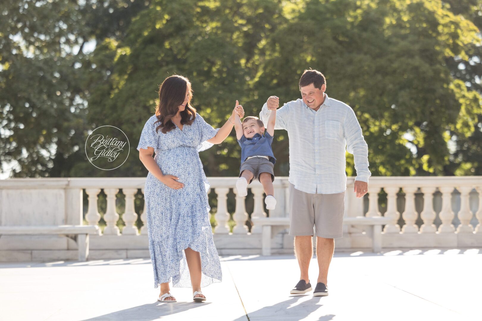 Cleveland Museum of Art Maternity Photo Shoot