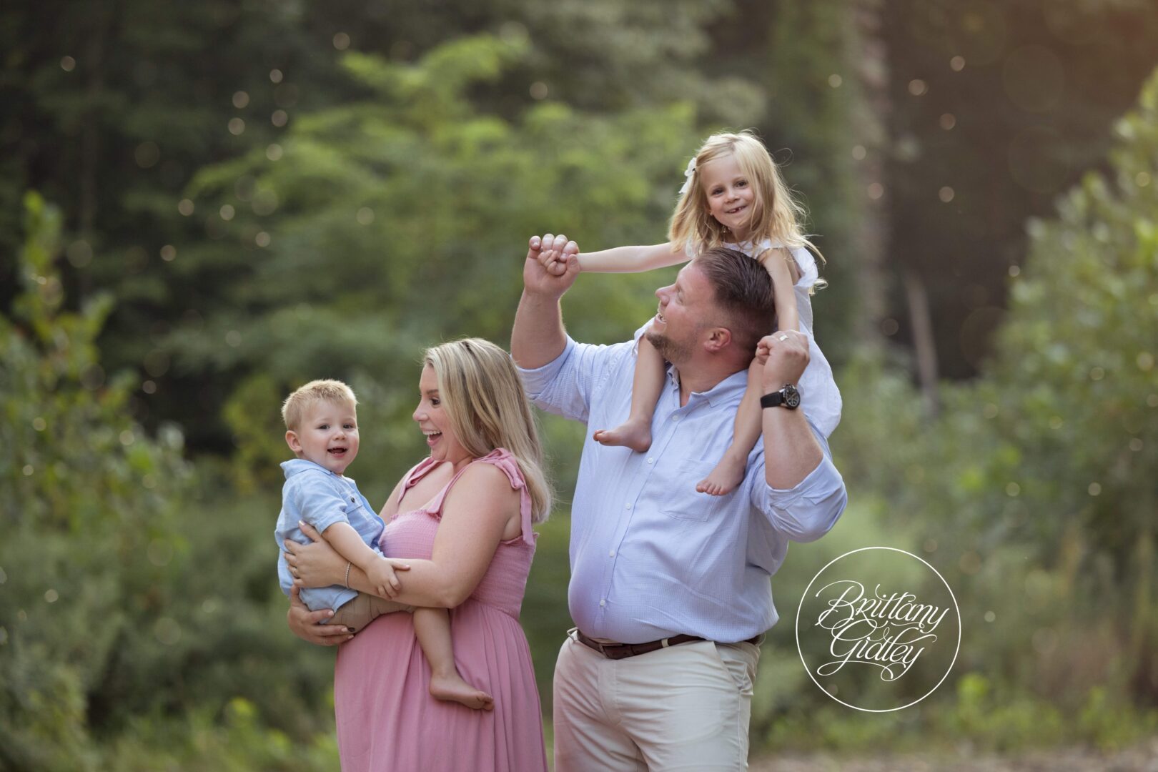 Brecksville Maternity and Family Photographer