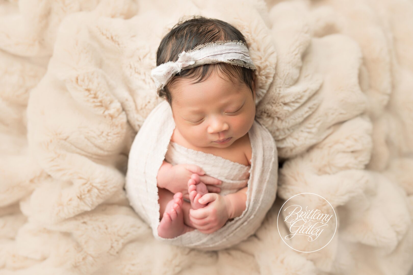 Newborn Baby Photographer | Strongsville Newborn Photography
