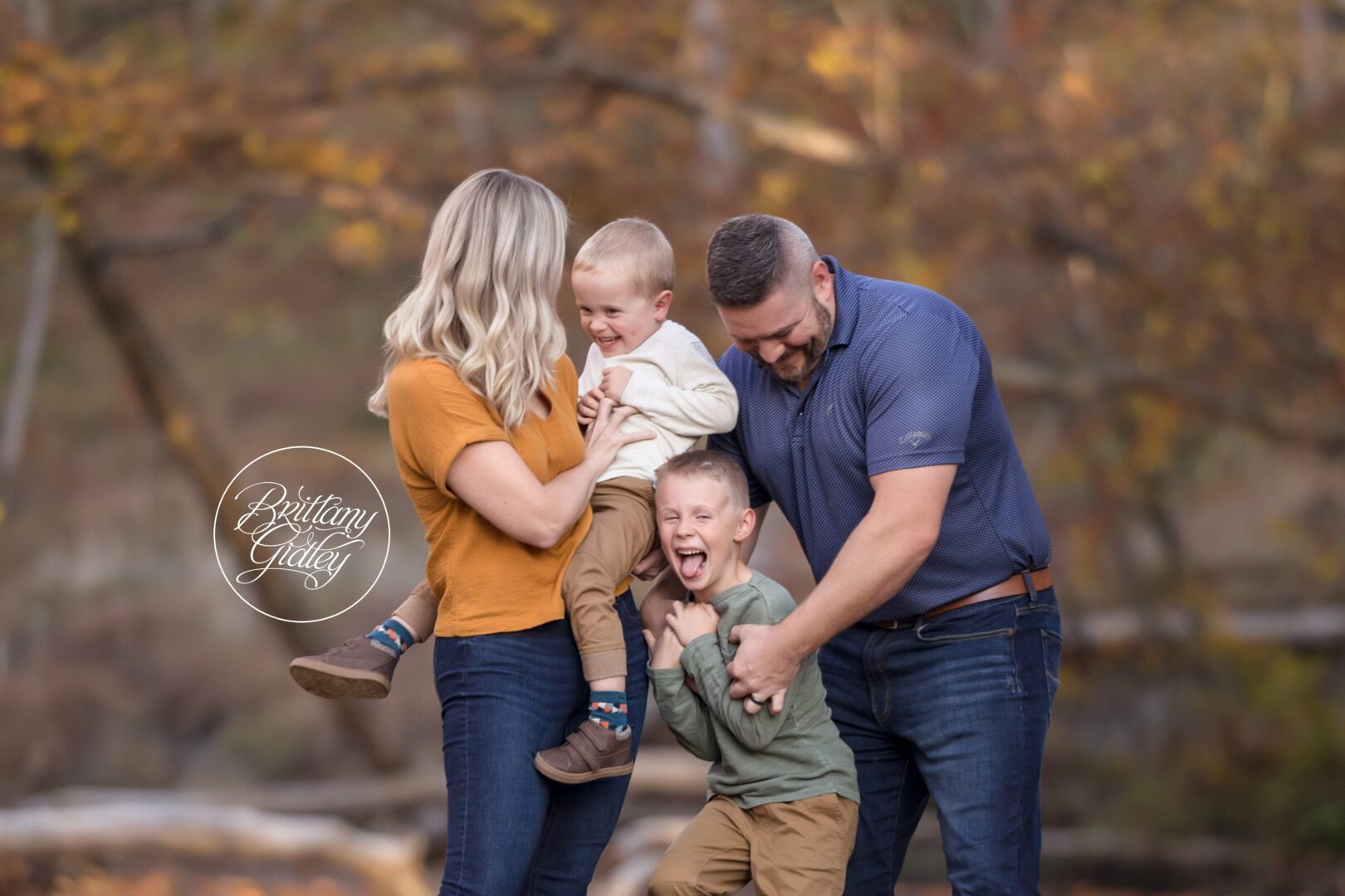 Cleveland Metroparks Photo Shoot | Autumn Fun Family Photographer