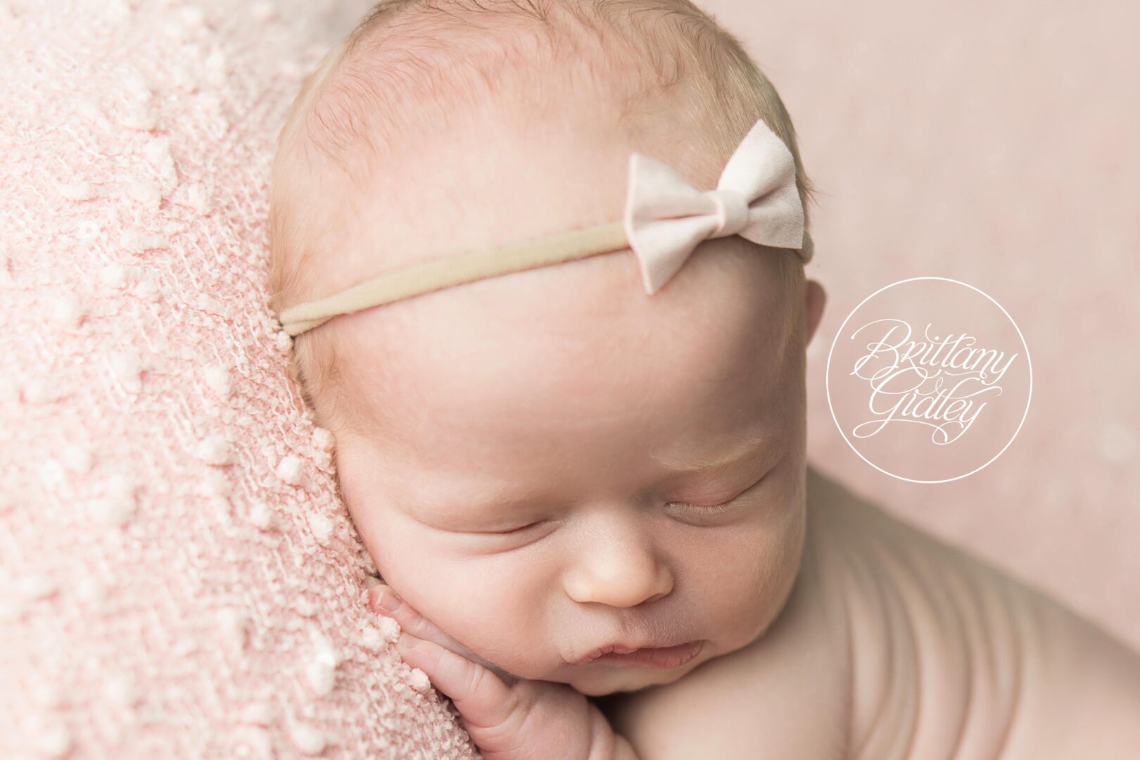 Best Photographer and Studio for Newborns