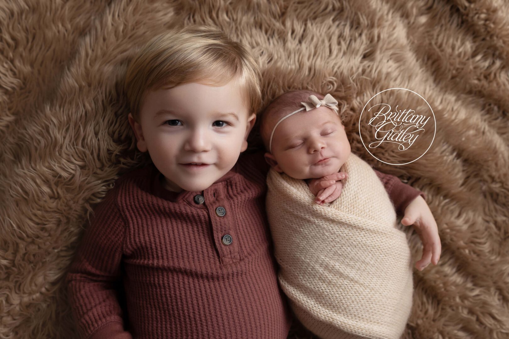 Sibling Photographer | North Ridgeville Baby Photography