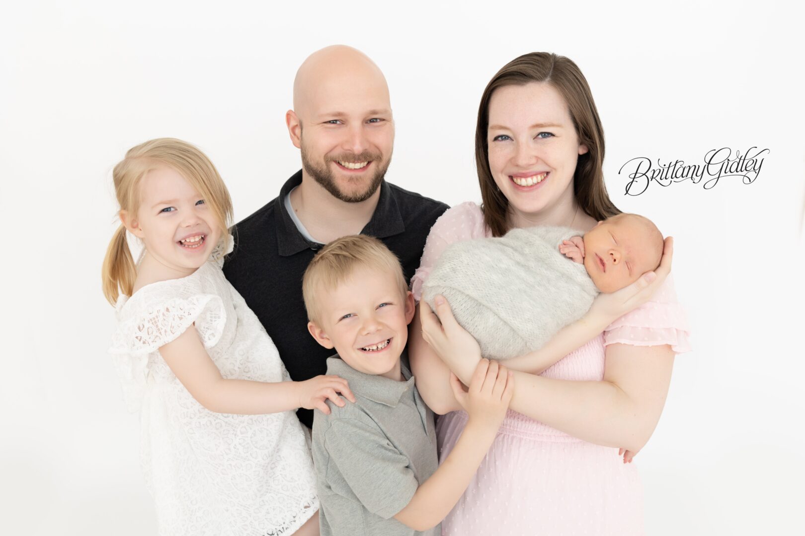 Family with Newborn Photo Shoot Studio Cleveland Ohio