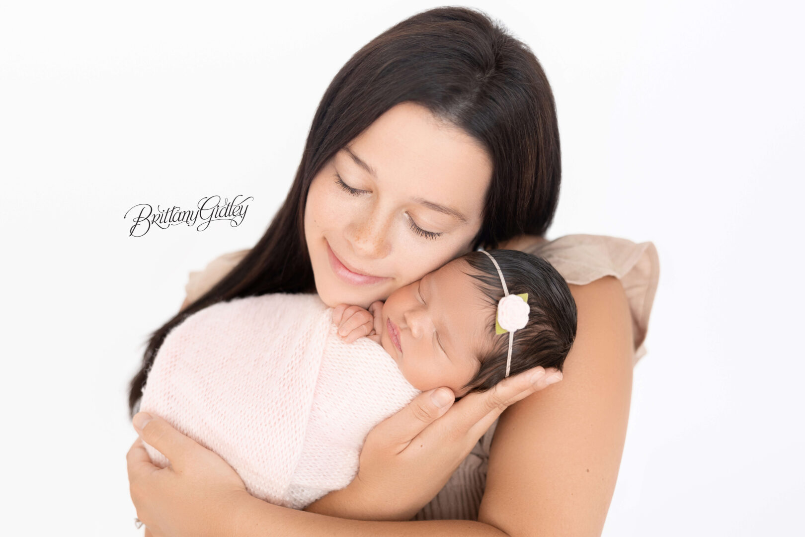 Cleveland Photo Shoot Newborn