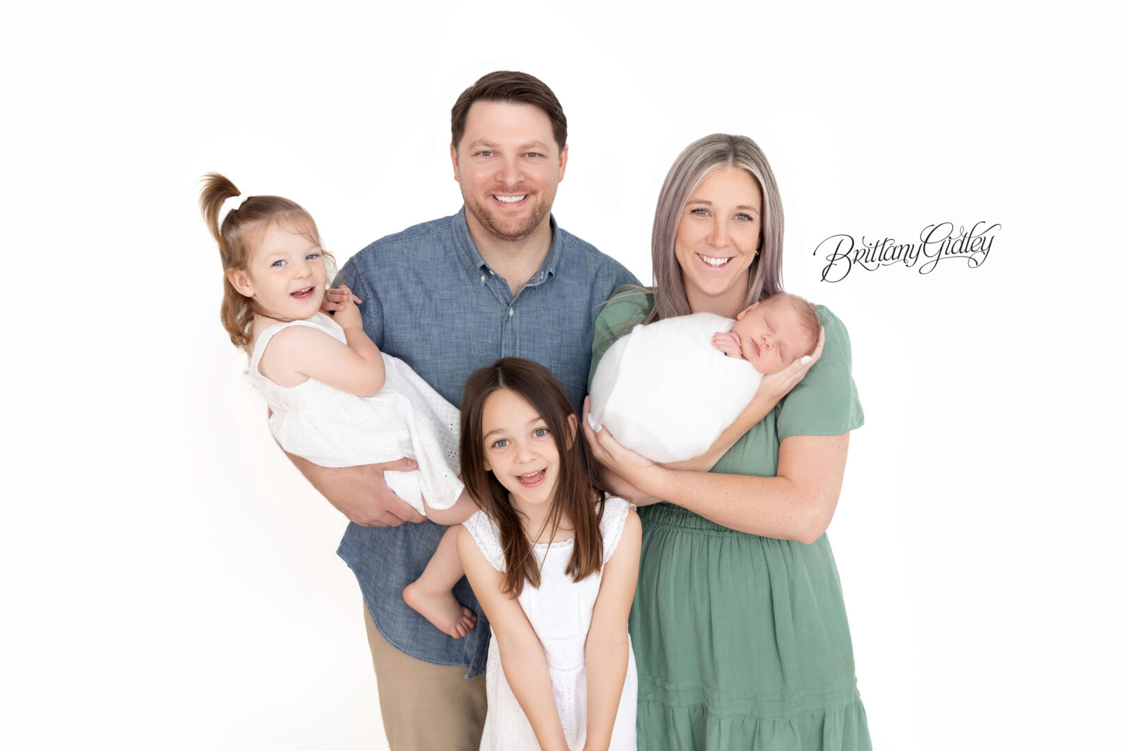 Family with Newborn Photography Studio Cleveland Ohio