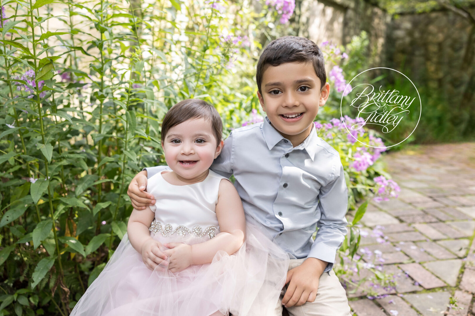 Siblings Stan Hywet Pictures