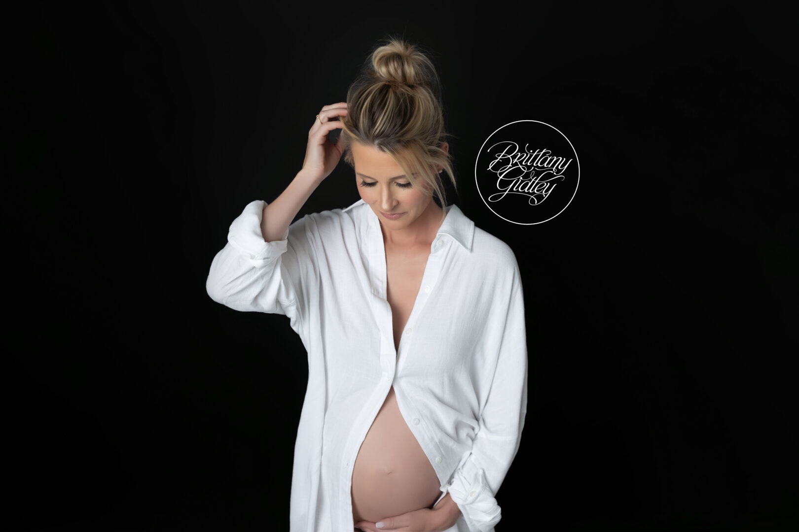 Casual Maternity Posing