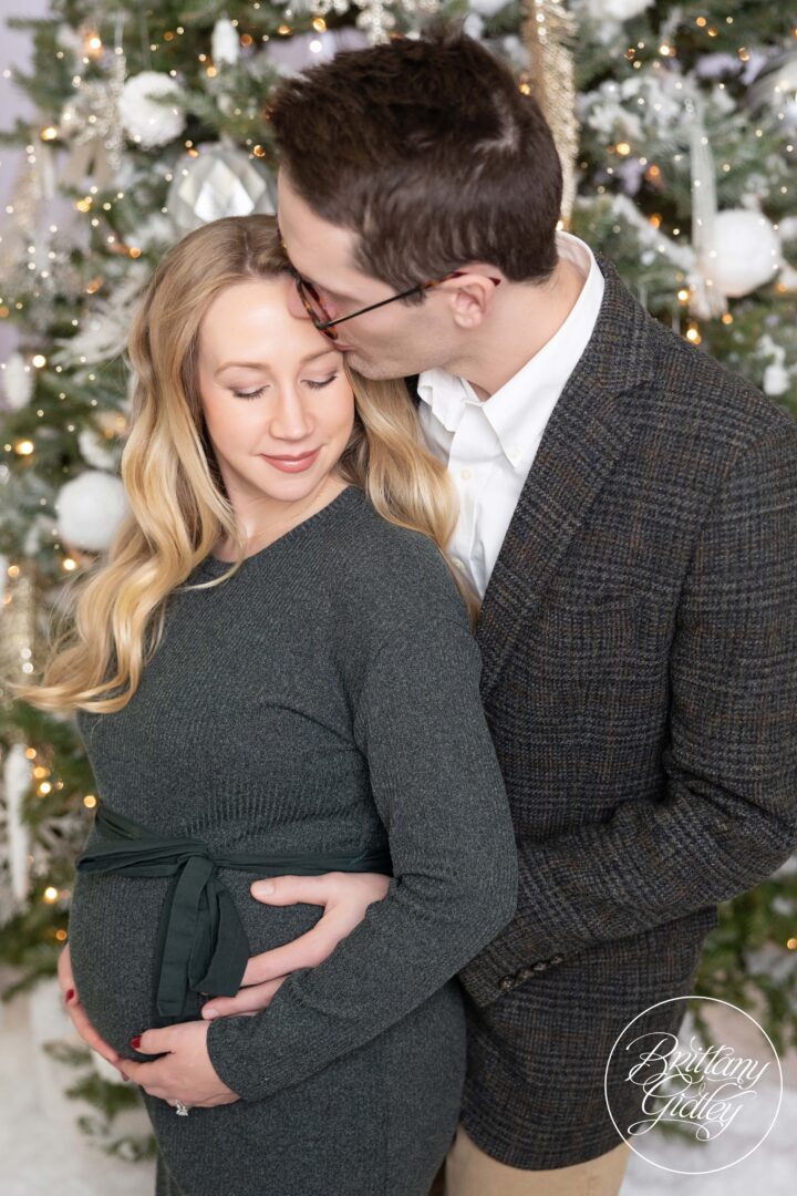 Christmas Maternity Photo Shoot