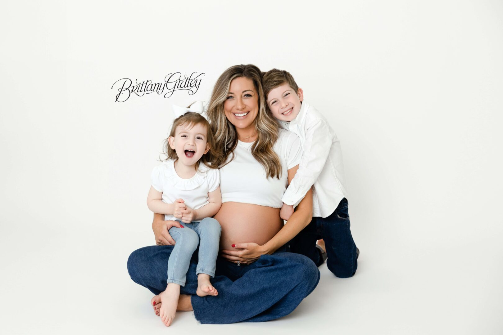 Cleveland Pregnancy Photo Shoot Studio