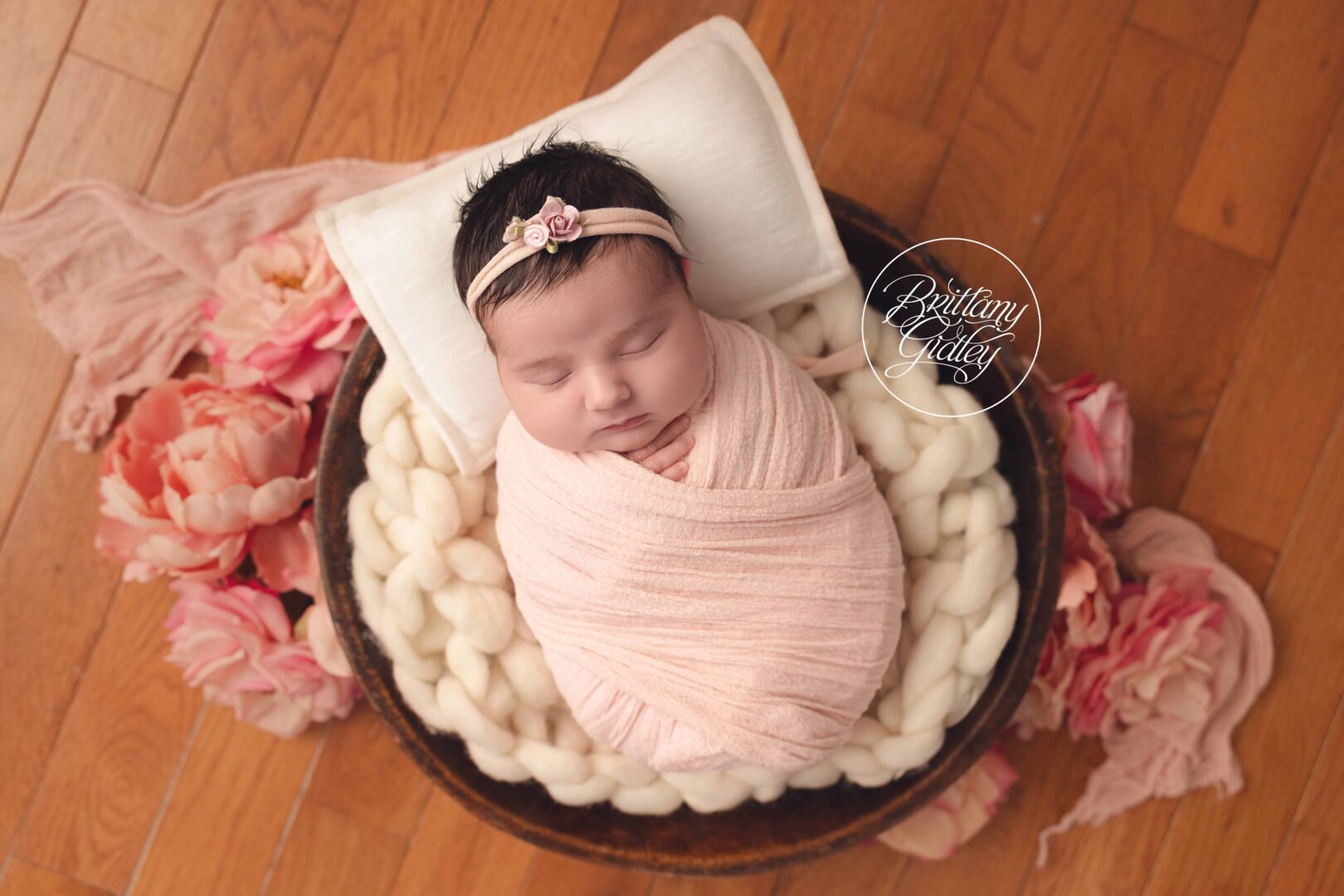 Floral Baby Pictures | Newborn Baby Photoshoot Cleveland
